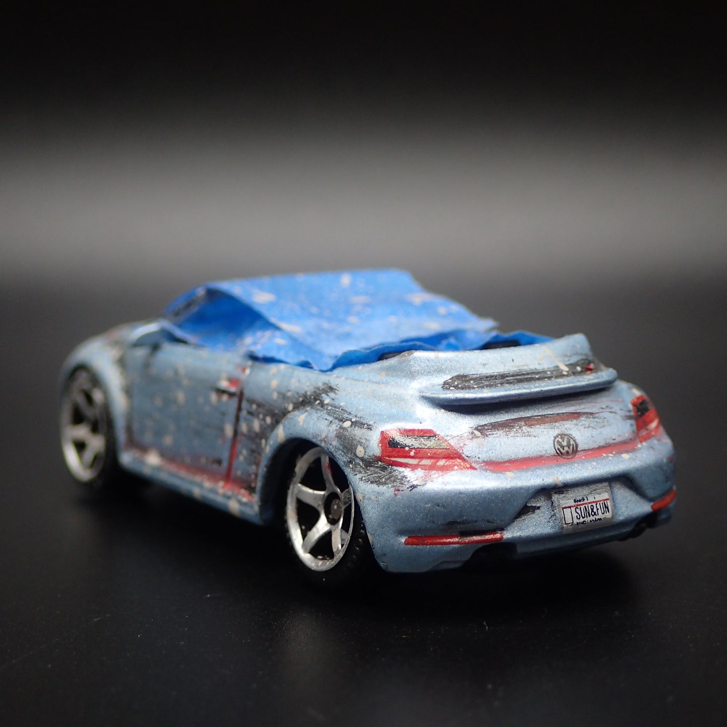 2011-2019 VW VOLKSWAGEN BEETLE BUG CONVERTIBLE BARN FIND 1:64 DIECAST MODEL CAR