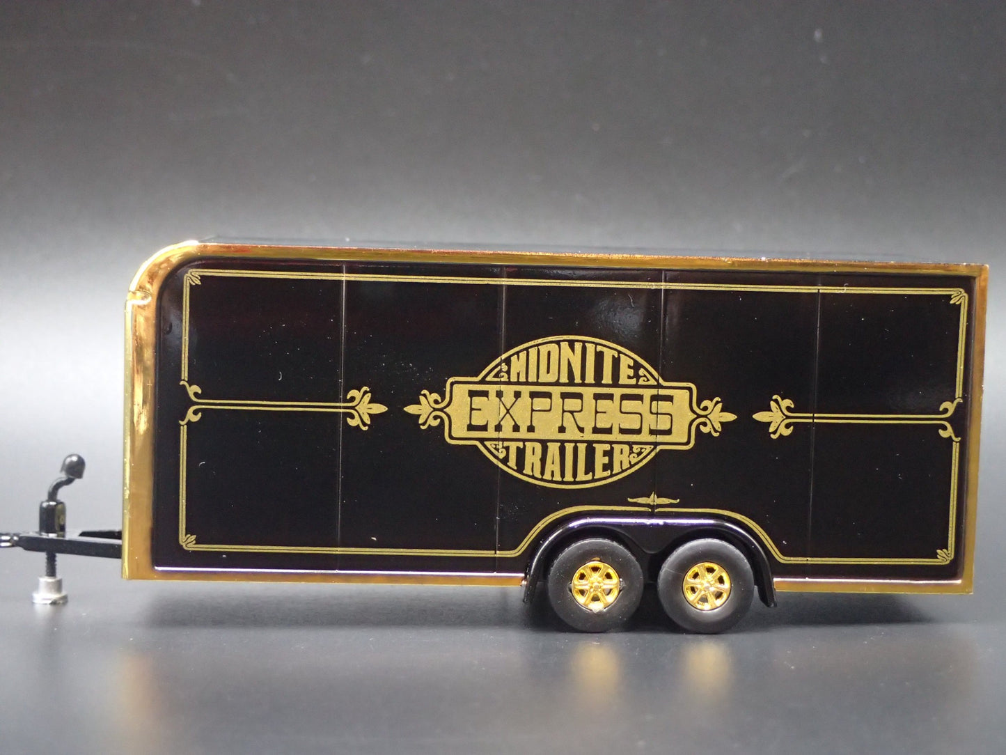 MIDNIGHT EXPRESS ENCLOSED CAR TOY HAULER TRAILER OPENING DOOR 1:64 SCALE MODEL