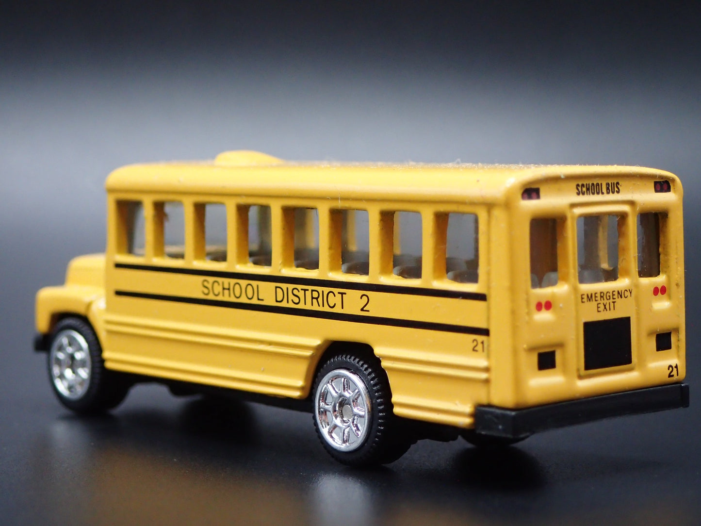 VINTAGE SCHOOL BUS YELLOW 1:64 MB SCALE COLLECTIBLE DIORAMA DIECAST MODEL CAR