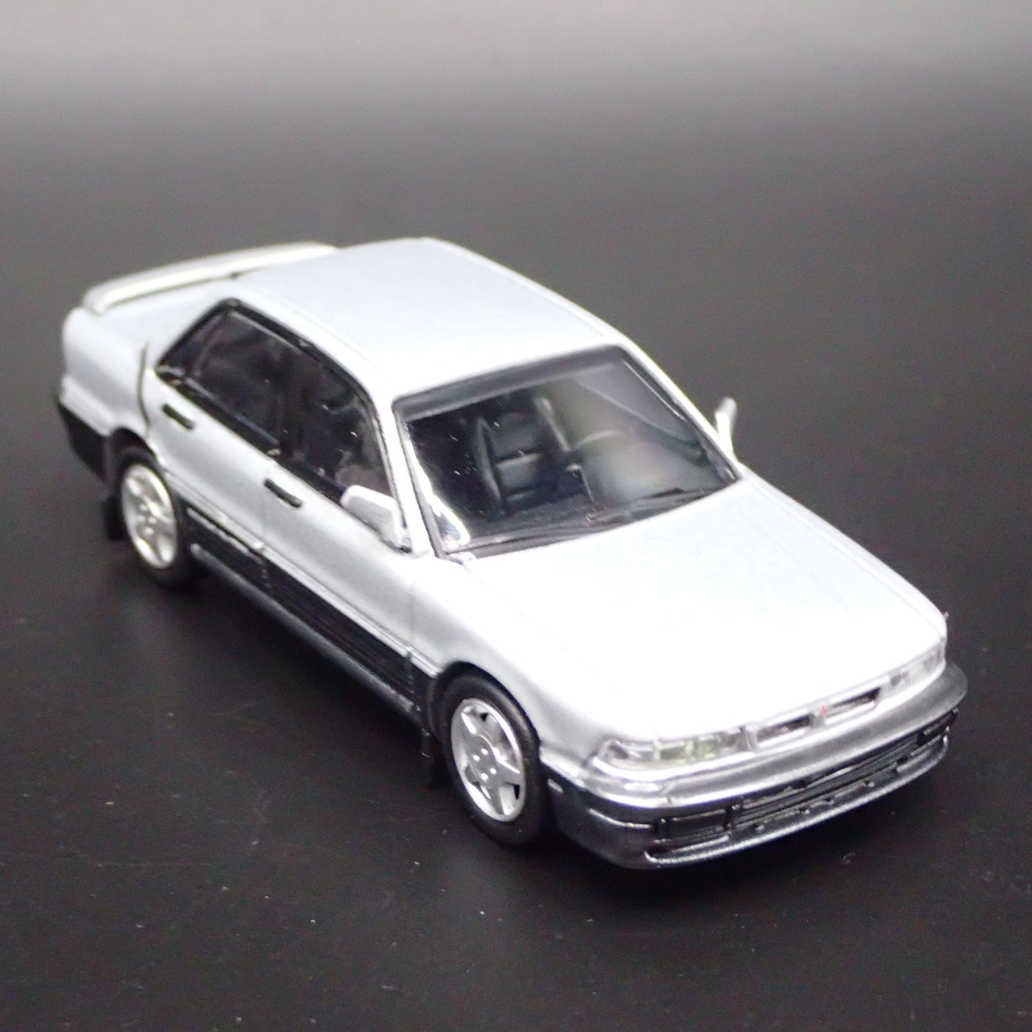 1987-1992 MITSUBISHI GALANT VR4 1:64 SCALE COLLECTIBLE DIORAMA DIECAST MODEL CAR