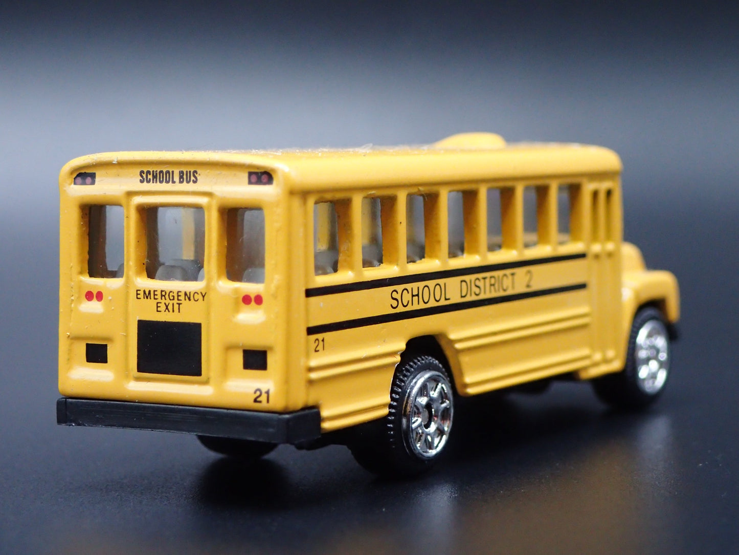 VINTAGE SCHOOL BUS YELLOW 1:64 MB SCALE COLLECTIBLE DIORAMA DIECAST MODEL CAR