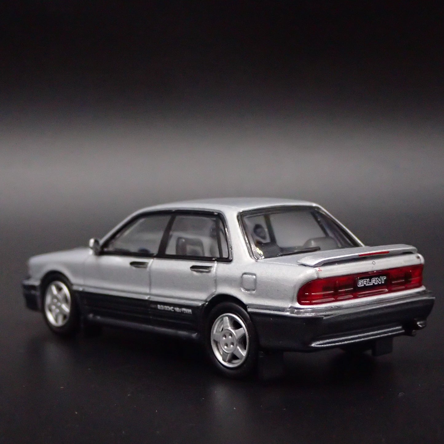 1987-1992 MITSUBISHI GALANT VR4 1:64 SCALE COLLECTIBLE DIORAMA DIECAST MODEL CAR