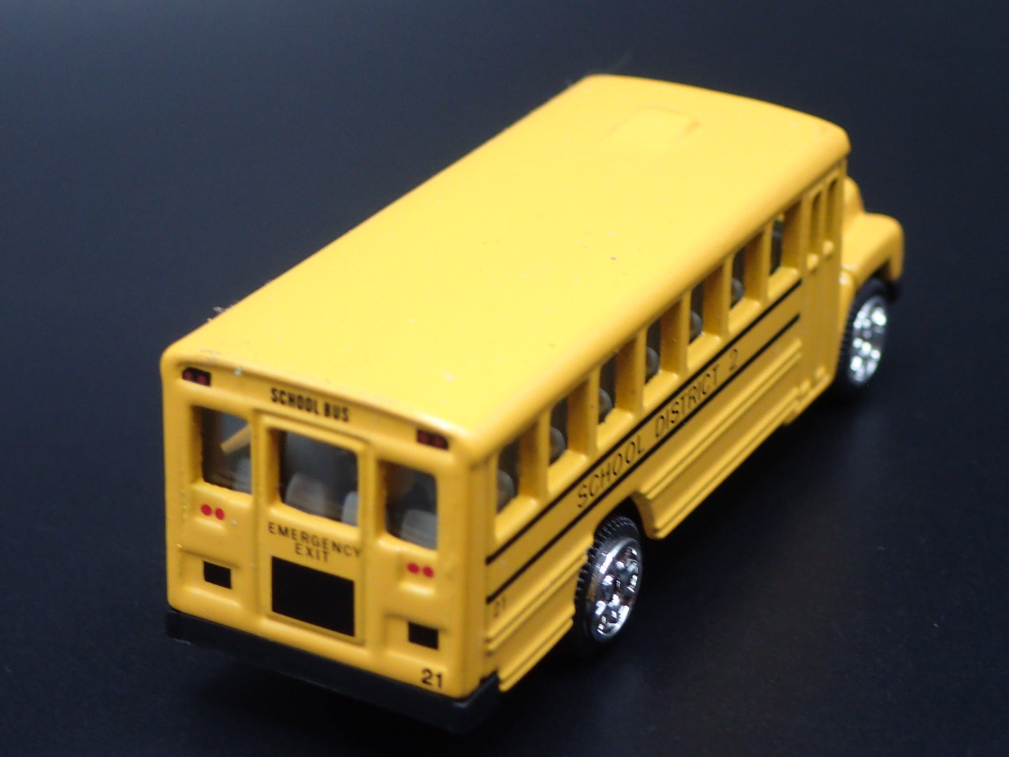 VINTAGE SCHOOL BUS YELLOW 1:64 MB SCALE COLLECTIBLE DIORAMA DIECAST MODEL CAR