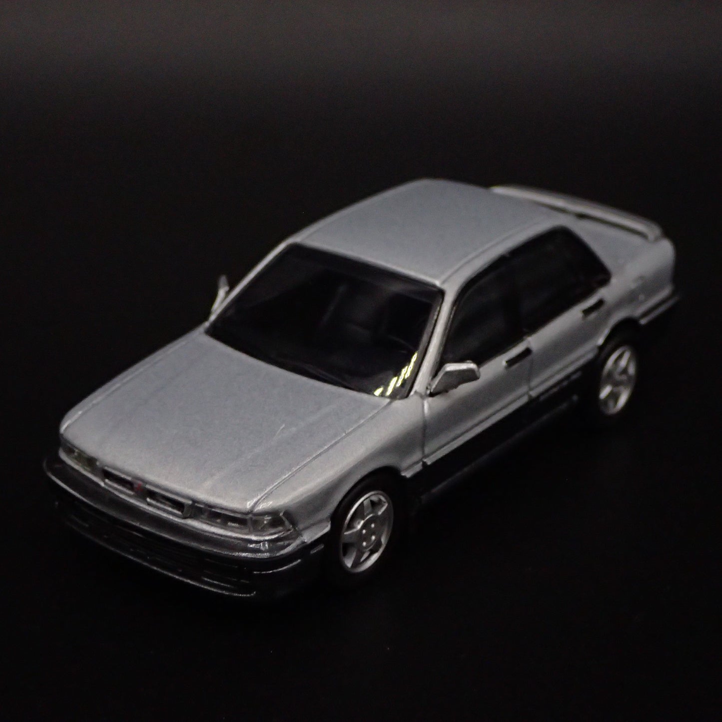1987-1992 MITSUBISHI GALANT VR4 1:64 SCALE COLLECTIBLE DIORAMA DIECAST MODEL CAR