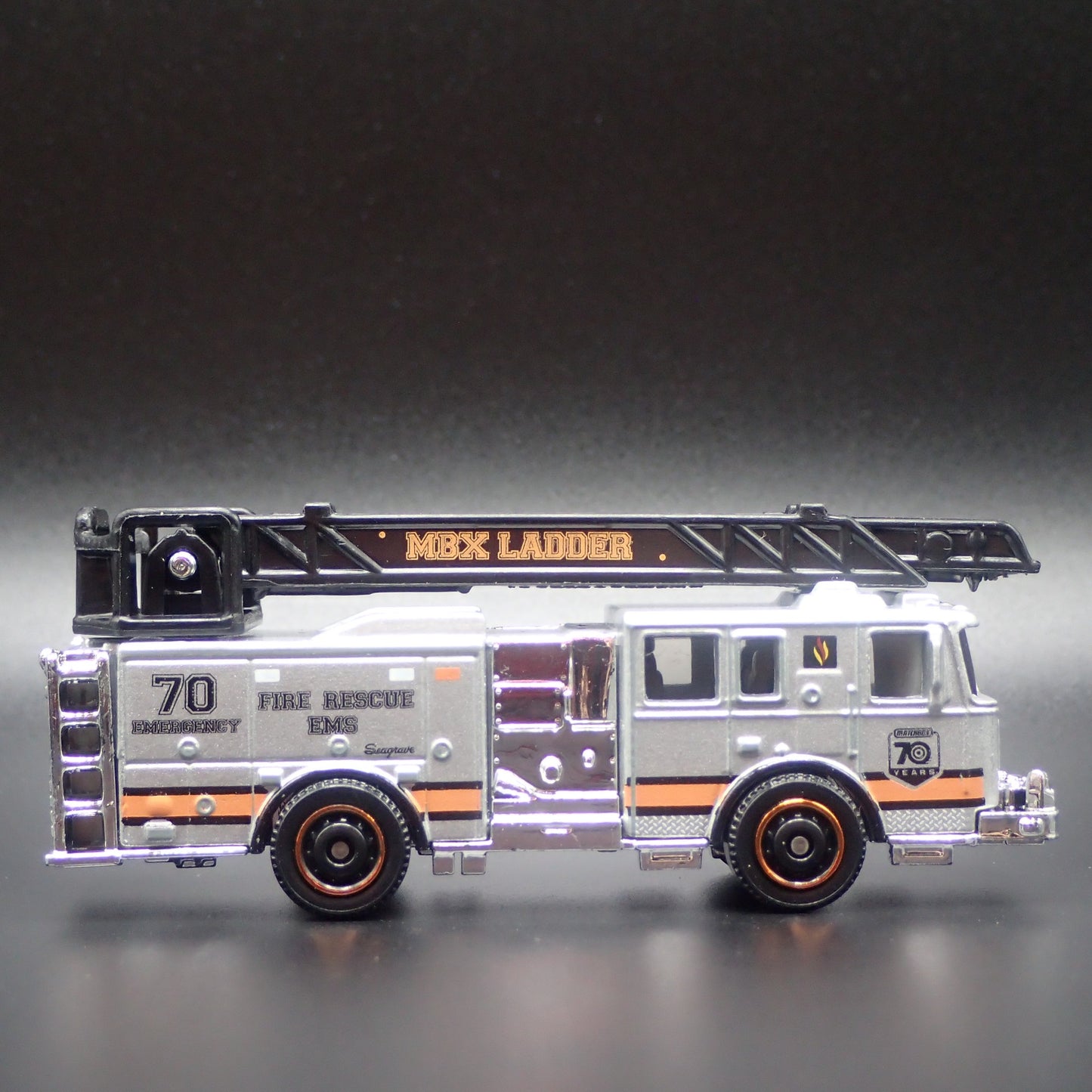 SEAGRAVE FIRE TRUCK ENGINE RESCUE EMS EMERGENCY 1/64 MB SCALE DIECAST MODEL CAR