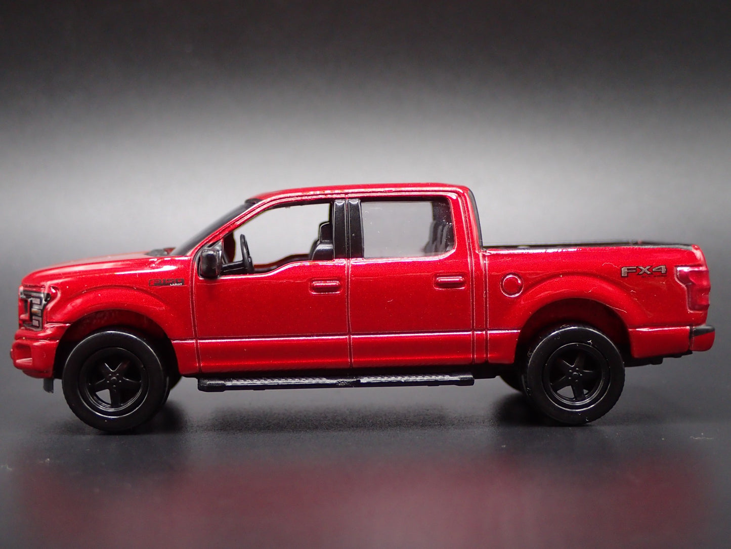2015-2020 FORD F150 LARIAT PICKUP TRUCK RED 1:64 SCALE DIORAMA DIECAST MODEL CAR