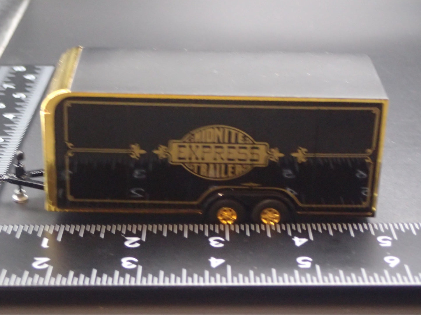 MIDNIGHT EXPRESS ENCLOSED CAR TOY HAULER TRAILER OPENING DOOR 1:64 SCALE MODEL