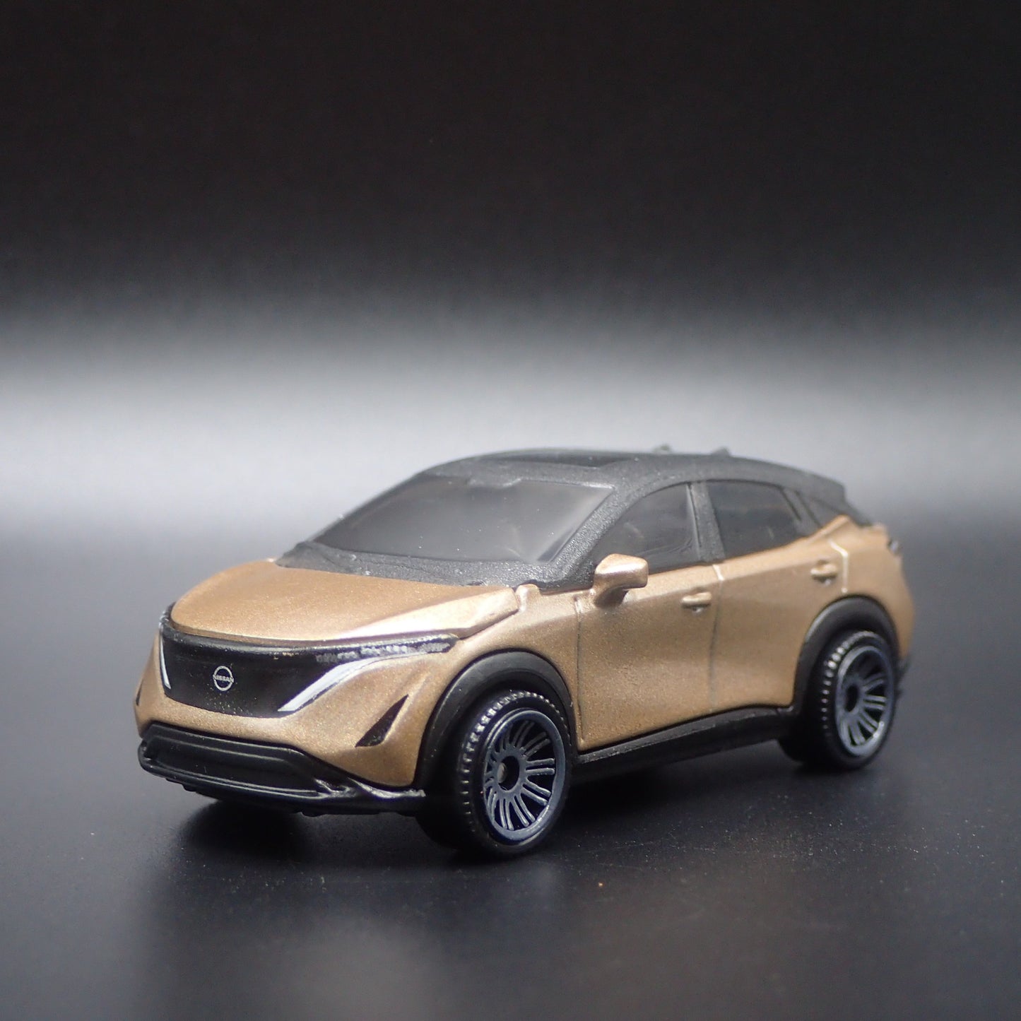 2023-2026 NISSAN ARIYA EV SUV 1:64 SCALE COLLECTIBLE DIORAMA DIECAST MODEL CAR