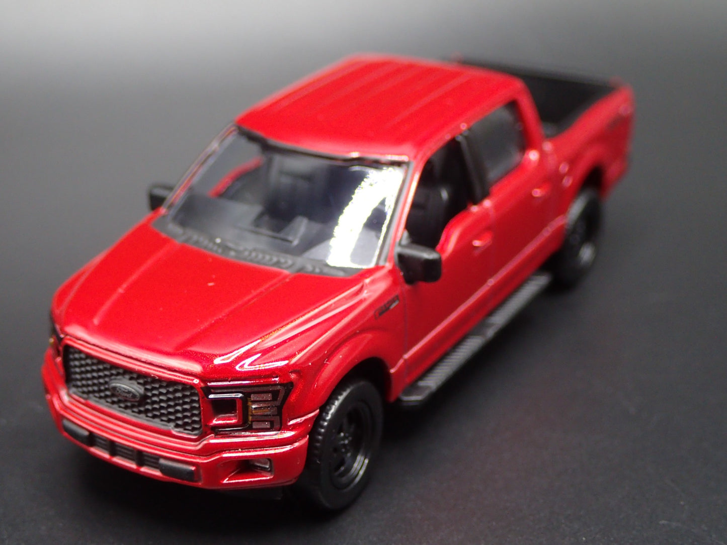 2015-2020 FORD F150 LARIAT PICKUP TRUCK RED 1:64 SCALE DIORAMA DIECAST MODEL CAR