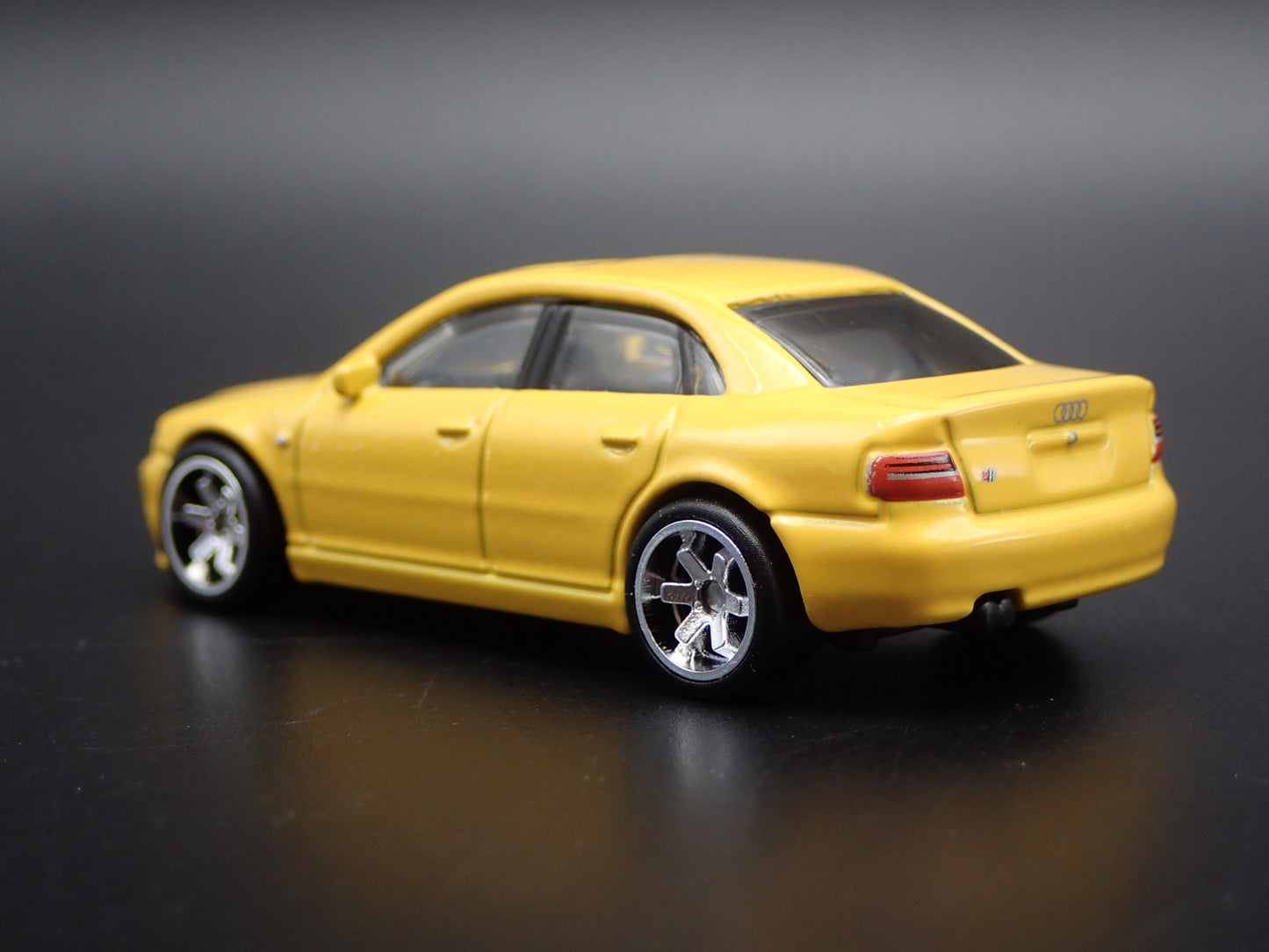 1997 - 2002 AUDI S4 QUATTRO 4 FOUR DOOR 1:64 SCALE DIORAMA DIECAST MODEL CAR