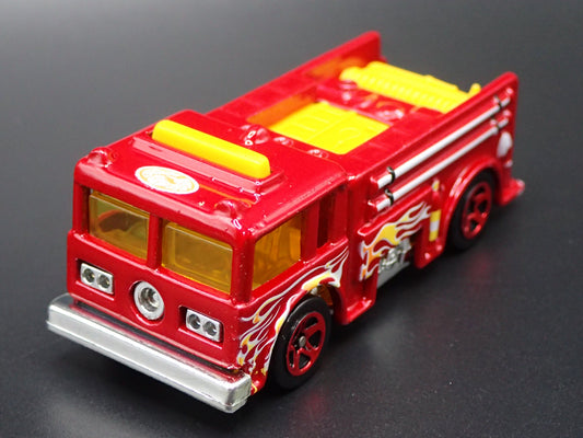 VINTAGE FIRE TRUCK RED 1:64 HW SCALE COLLECTIBLE DIORAMA DIECAST MODEL CAR