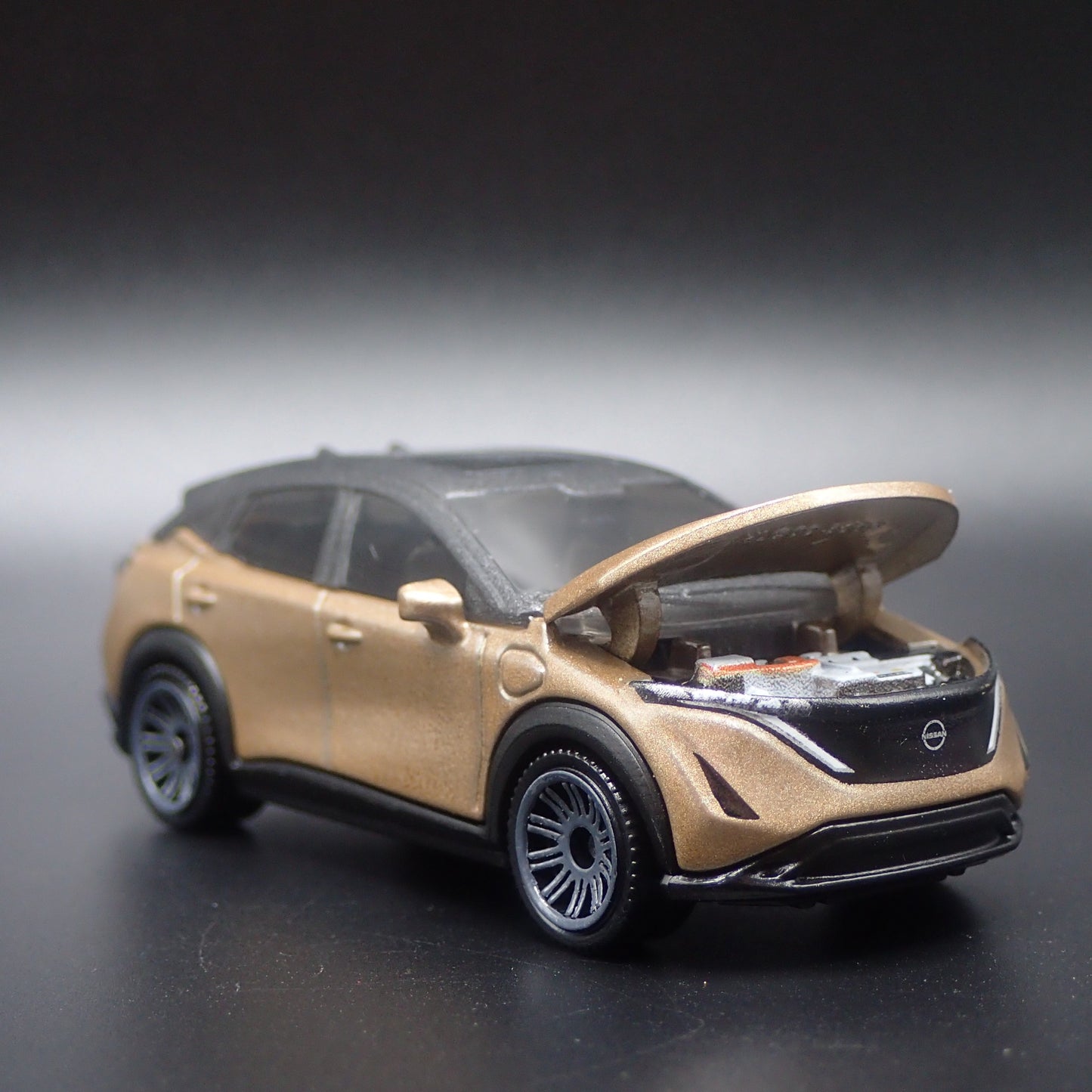 2023-2026 NISSAN ARIYA EV SUV 1:64 SCALE COLLECTIBLE DIORAMA DIECAST MODEL CAR