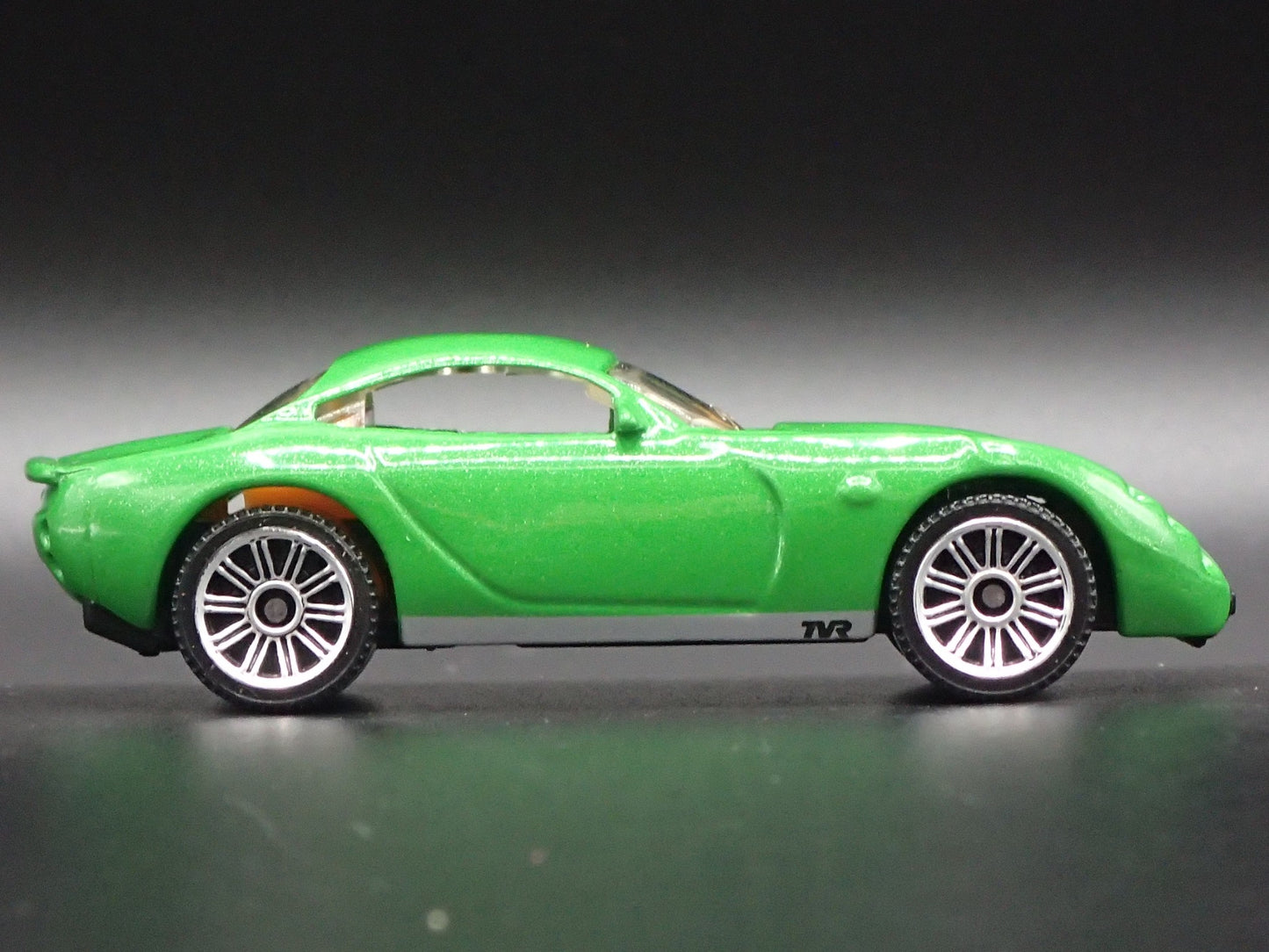 2001-2006 TVR TUSCAN S GREEN 1:64 SCALE COLLECTIBLE DIORAMA DIECAST MODEL CAR