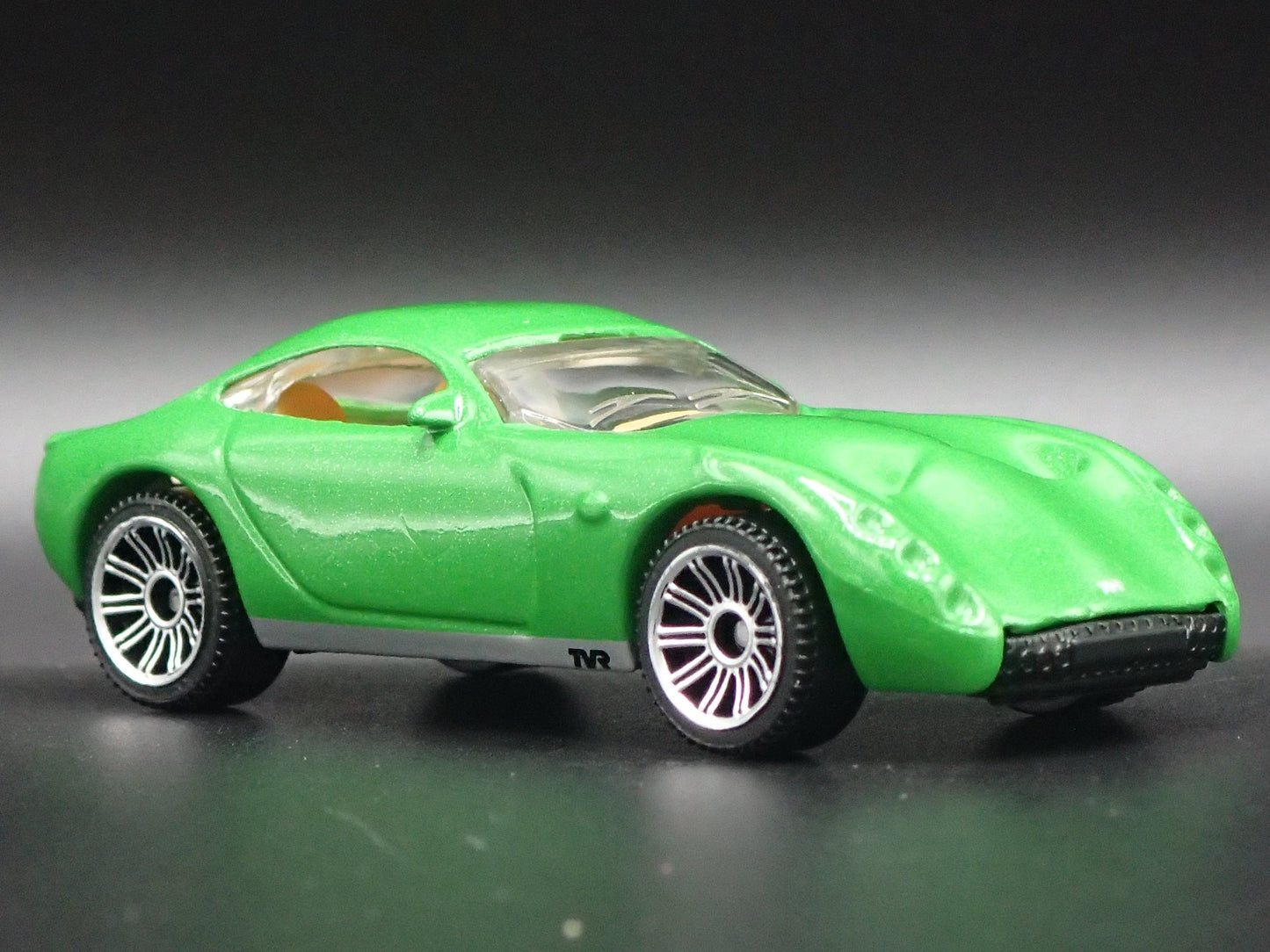 2001-2006 TVR TUSCAN S GREEN 1:64 SCALE COLLECTIBLE DIORAMA DIECAST MODEL CAR