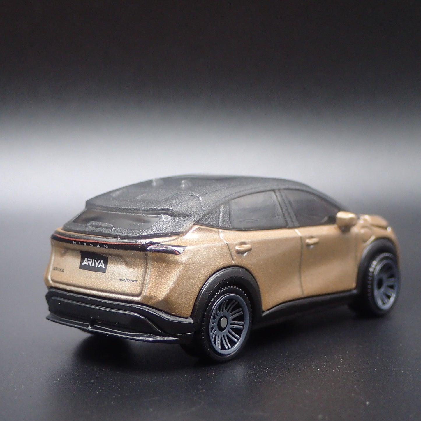 2023-2026 NISSAN ARIYA EV SUV 1:64 SCALE COLLECTIBLE DIORAMA DIECAST MODEL CAR