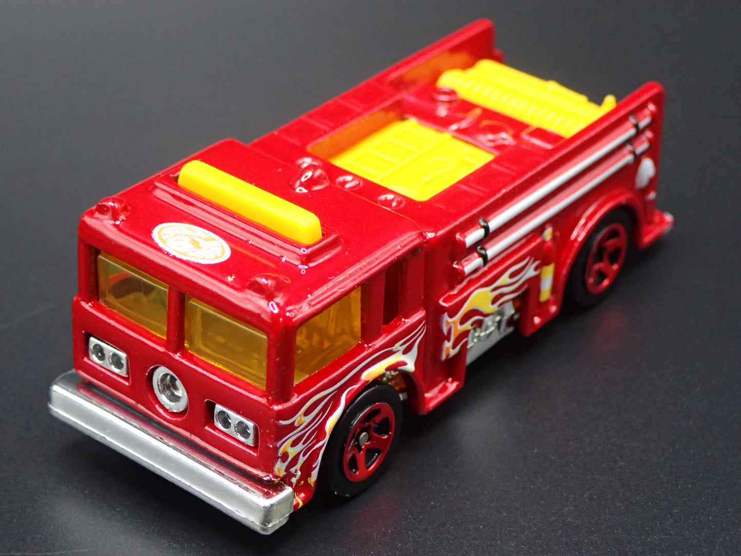 VINTAGE FIRE TRUCK RED 1:64 HW SCALE COLLECTIBLE DIORAMA DIECAST MODEL CAR