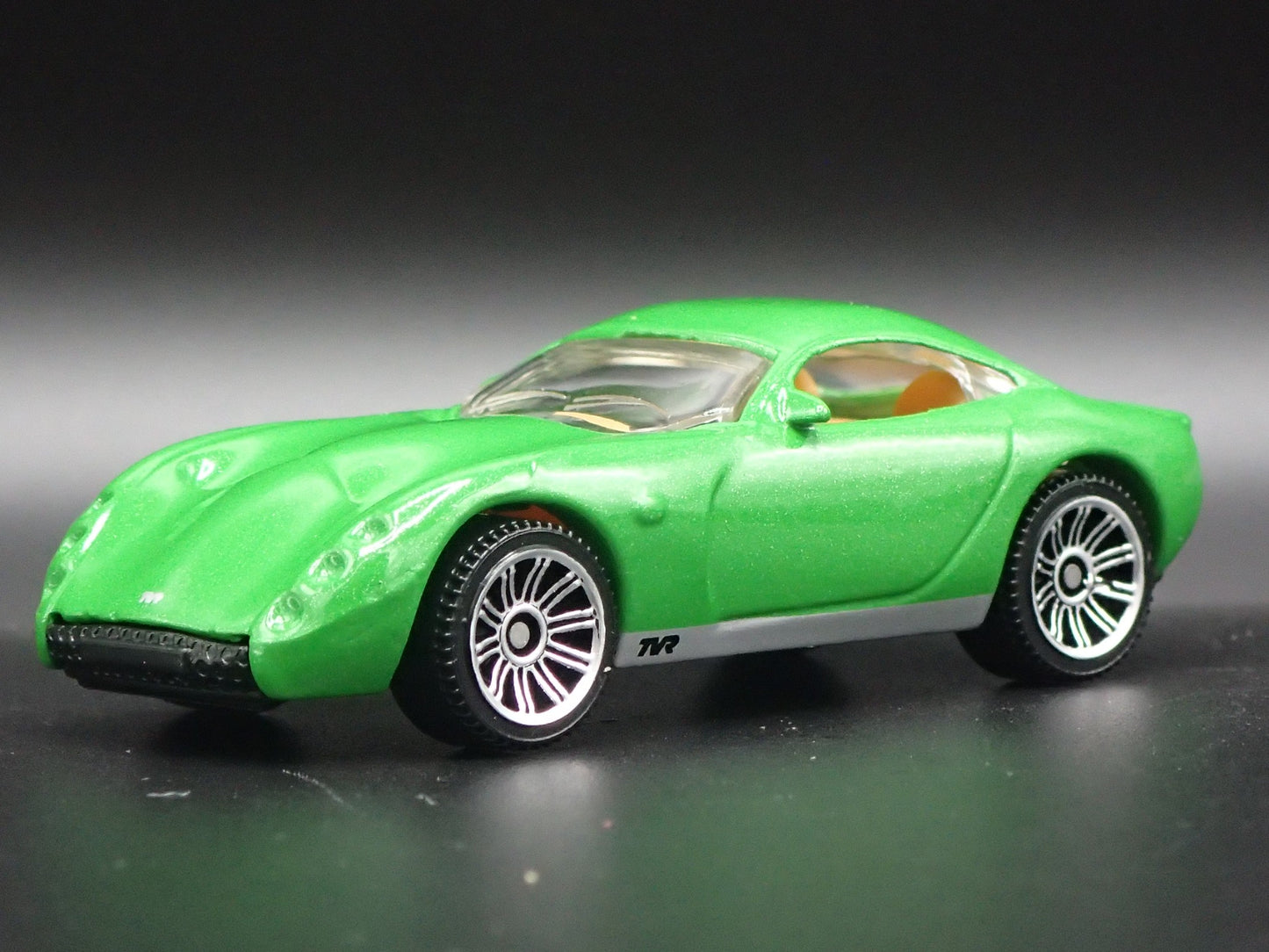 2001-2006 TVR TUSCAN S GREEN 1:64 SCALE COLLECTIBLE DIORAMA DIECAST MODEL CAR