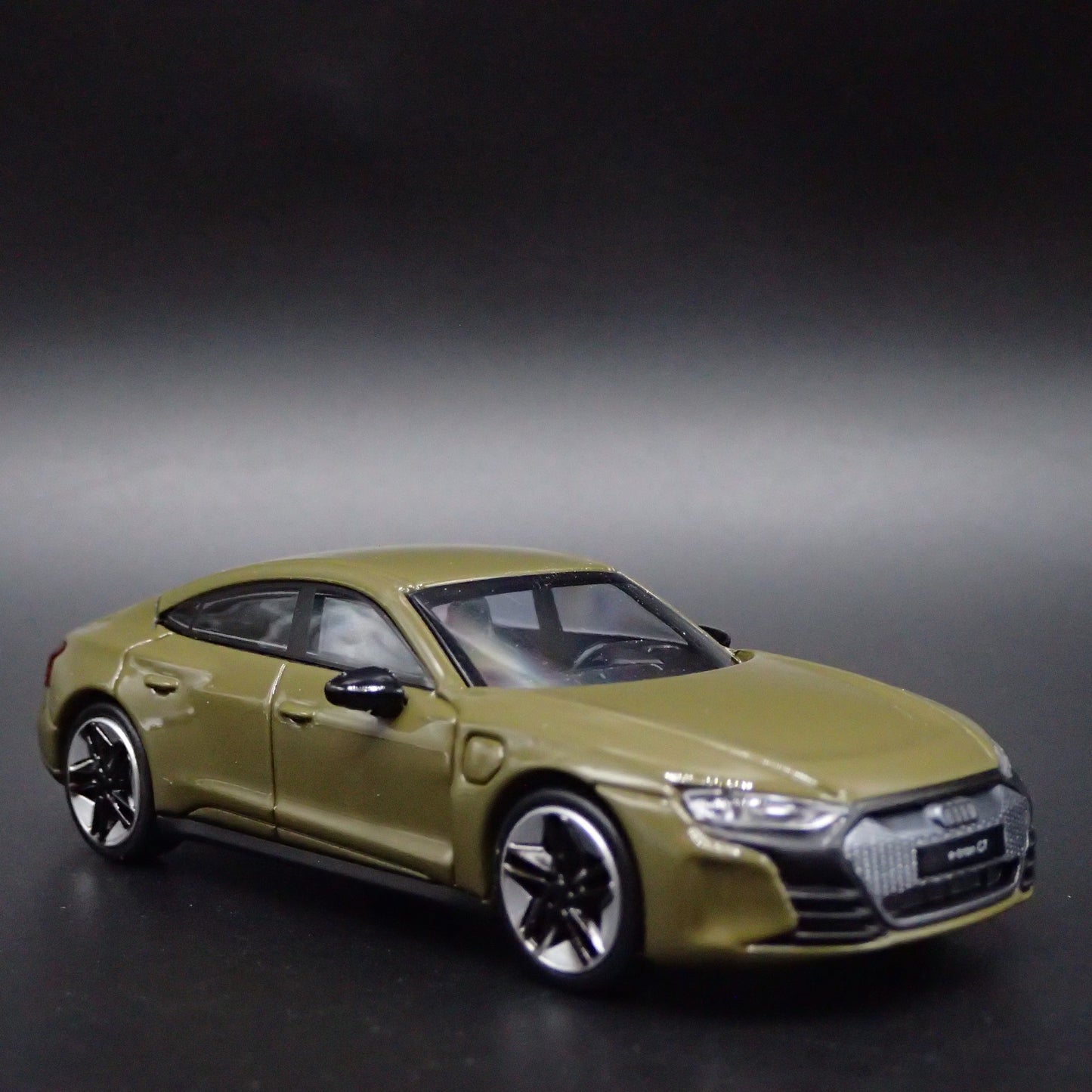 2020-2025 AUDI RS E TRON ETRON GT 1:64 SCALE COLLECTIBLE DIECAST MODEL CAR