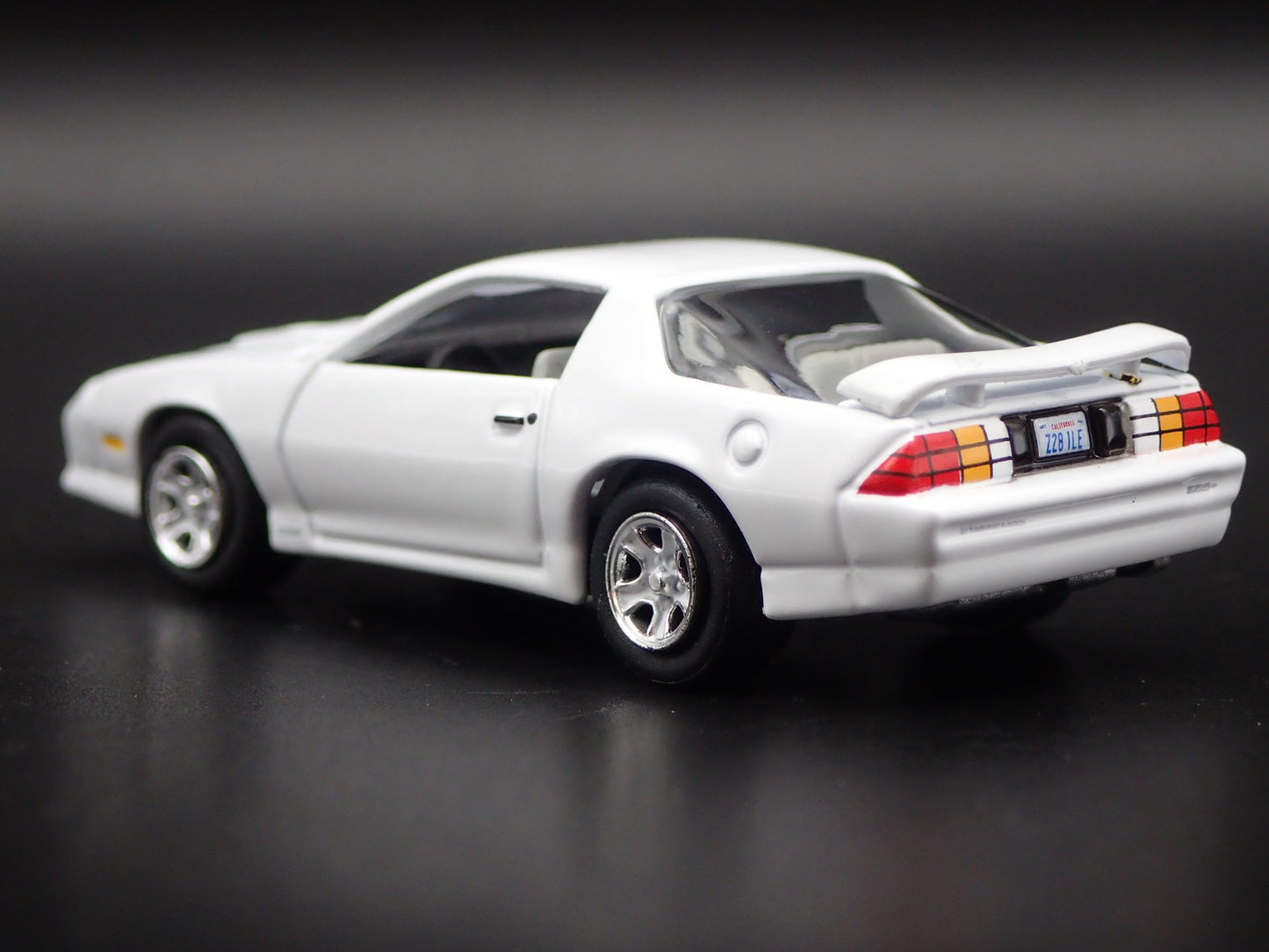 1991 91 CHEVY CHEVROLET CAMARO Z28 1LE RARE 1:64 SCALE DIORAMA DIECAST MODEL CAR