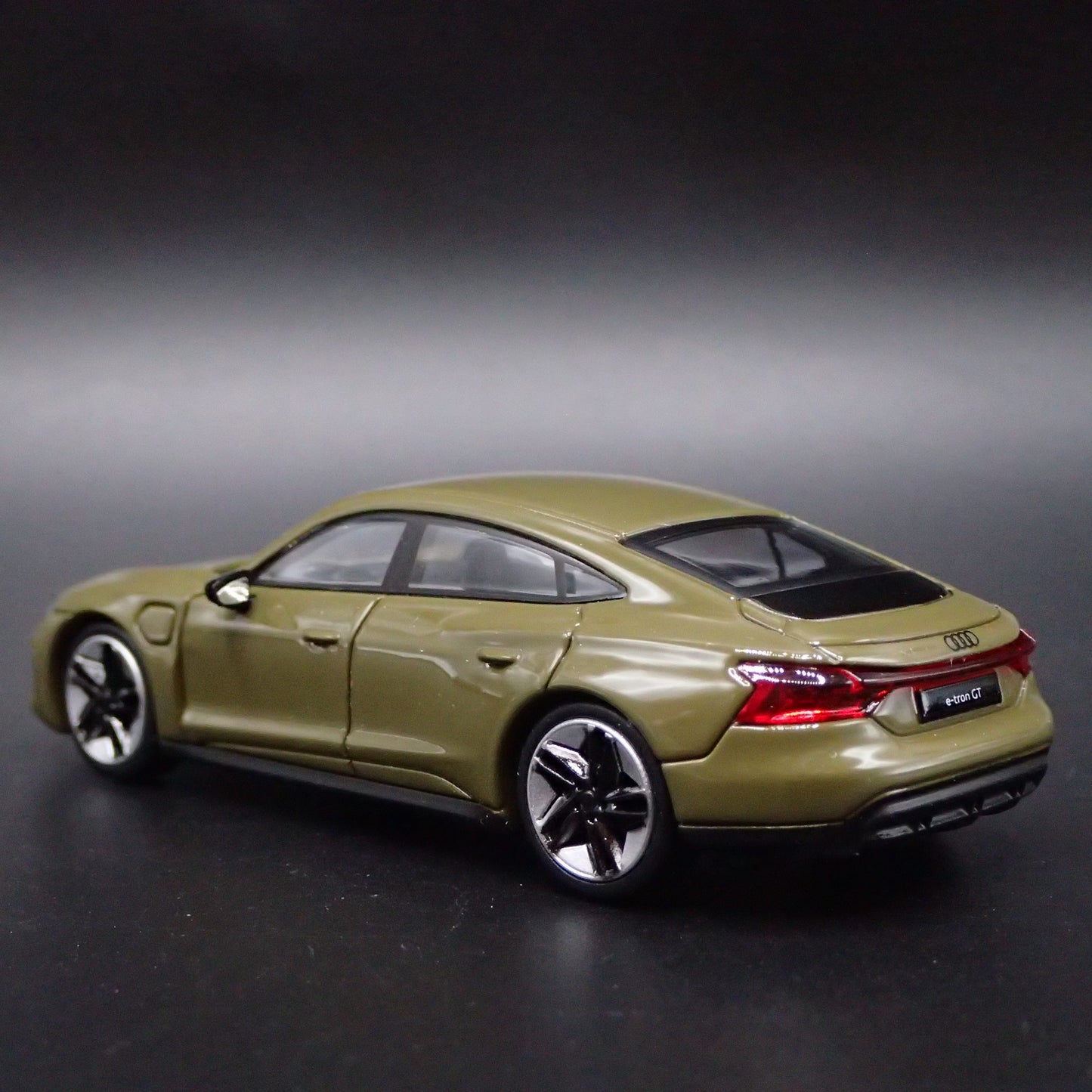 2020-2025 AUDI RS E TRON ETRON GT 1:64 SCALE COLLECTIBLE DIECAST MODEL CAR