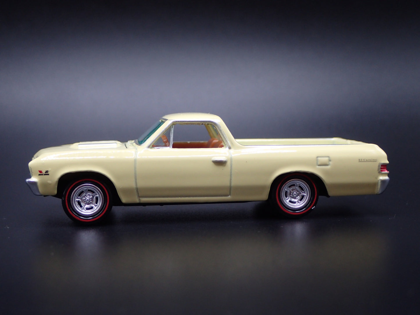 1967 67 CHEVY CHEVROLET EL CAMINO SS YELLOW 1:64 SCALE DIORAMA DIECAST MODEL CAR