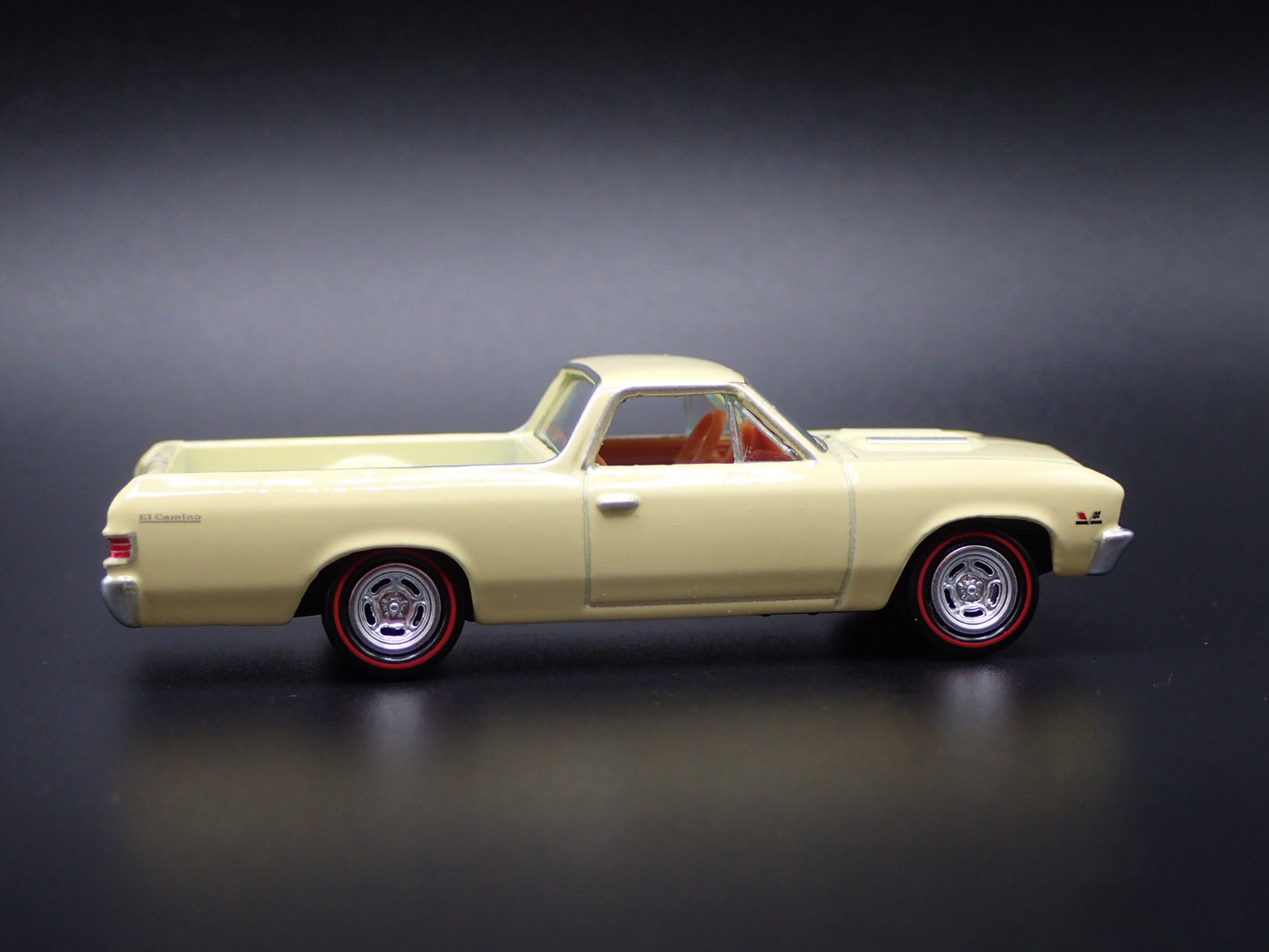 1967 67 CHEVY CHEVROLET EL CAMINO SS YELLOW 1:64 SCALE DIORAMA DIECAST MODEL CAR