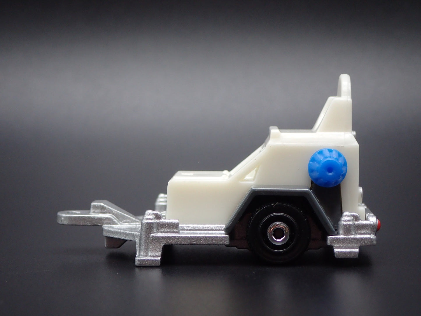 POLICE ZONE SPEED LIMIT SIGN HITCH WHITE 1:64 MB SCALE DIORAMA DIECAST MODEL CAR