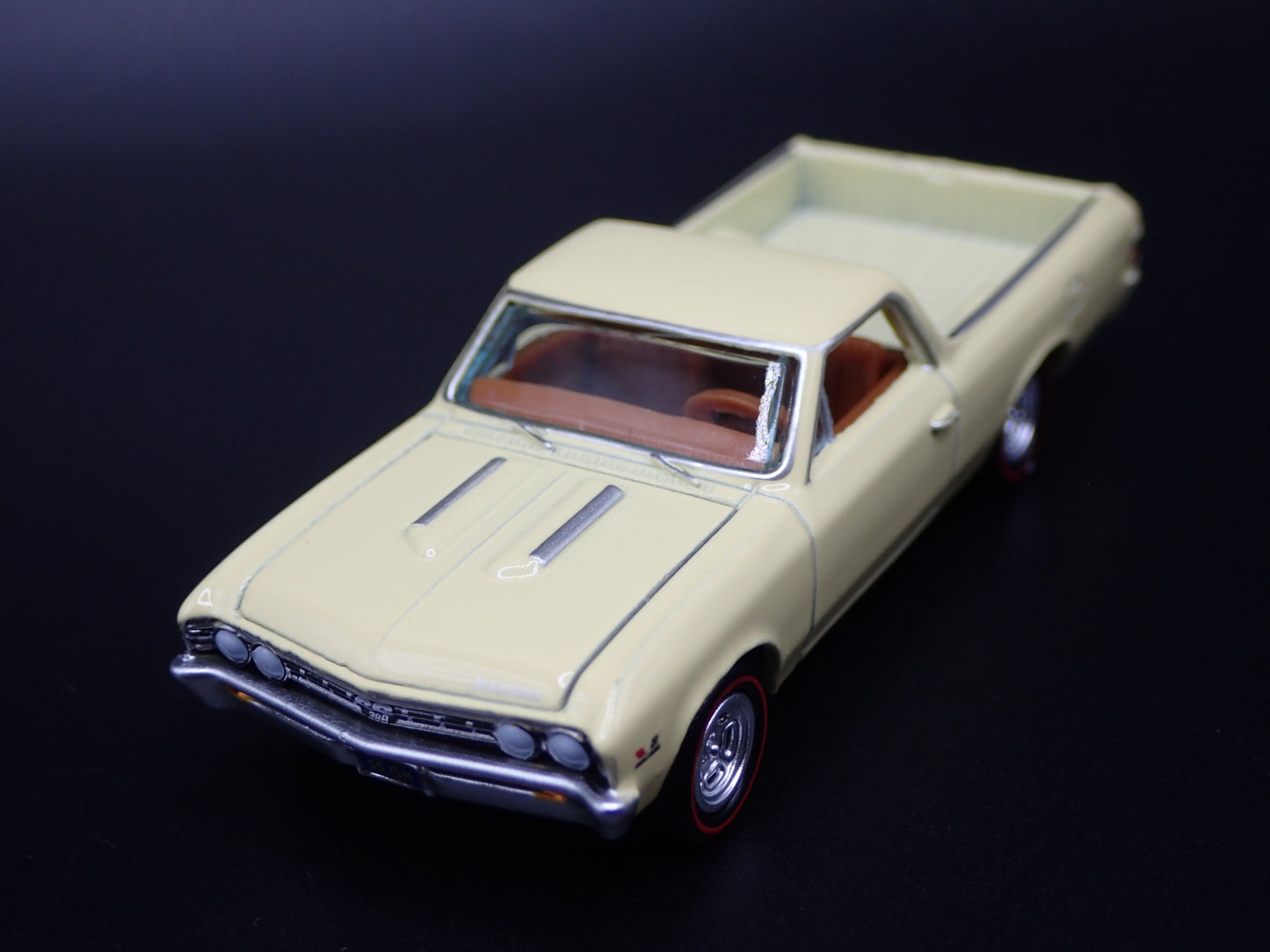 1967 67 CHEVY CHEVROLET EL CAMINO SS YELLOW 1:64 SCALE DIORAMA DIECAST MODEL CAR