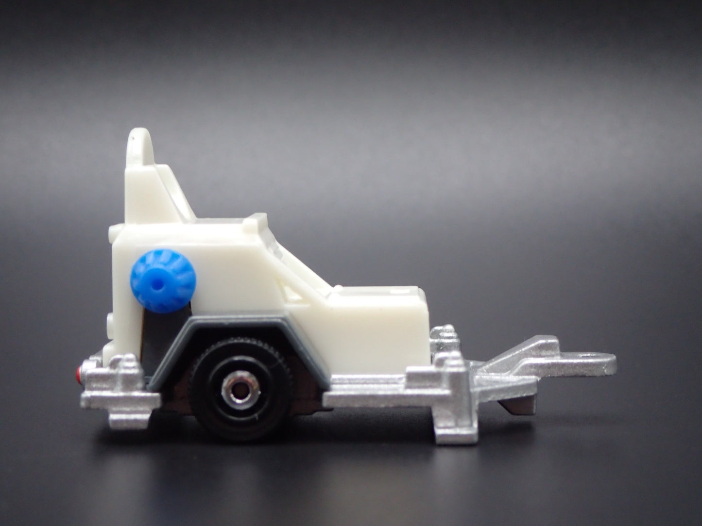 POLICE ZONE SPEED LIMIT SIGN HITCH WHITE 1:64 MB SCALE DIORAMA DIECAST MODEL CAR