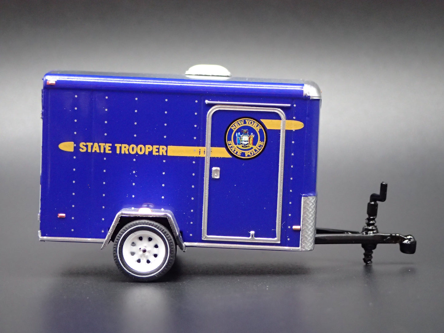 NEW YORK STATE TROOPER POLICE SMALL CARGO TRAILER 1:64 SCALE DIORAMA MODEL CAR