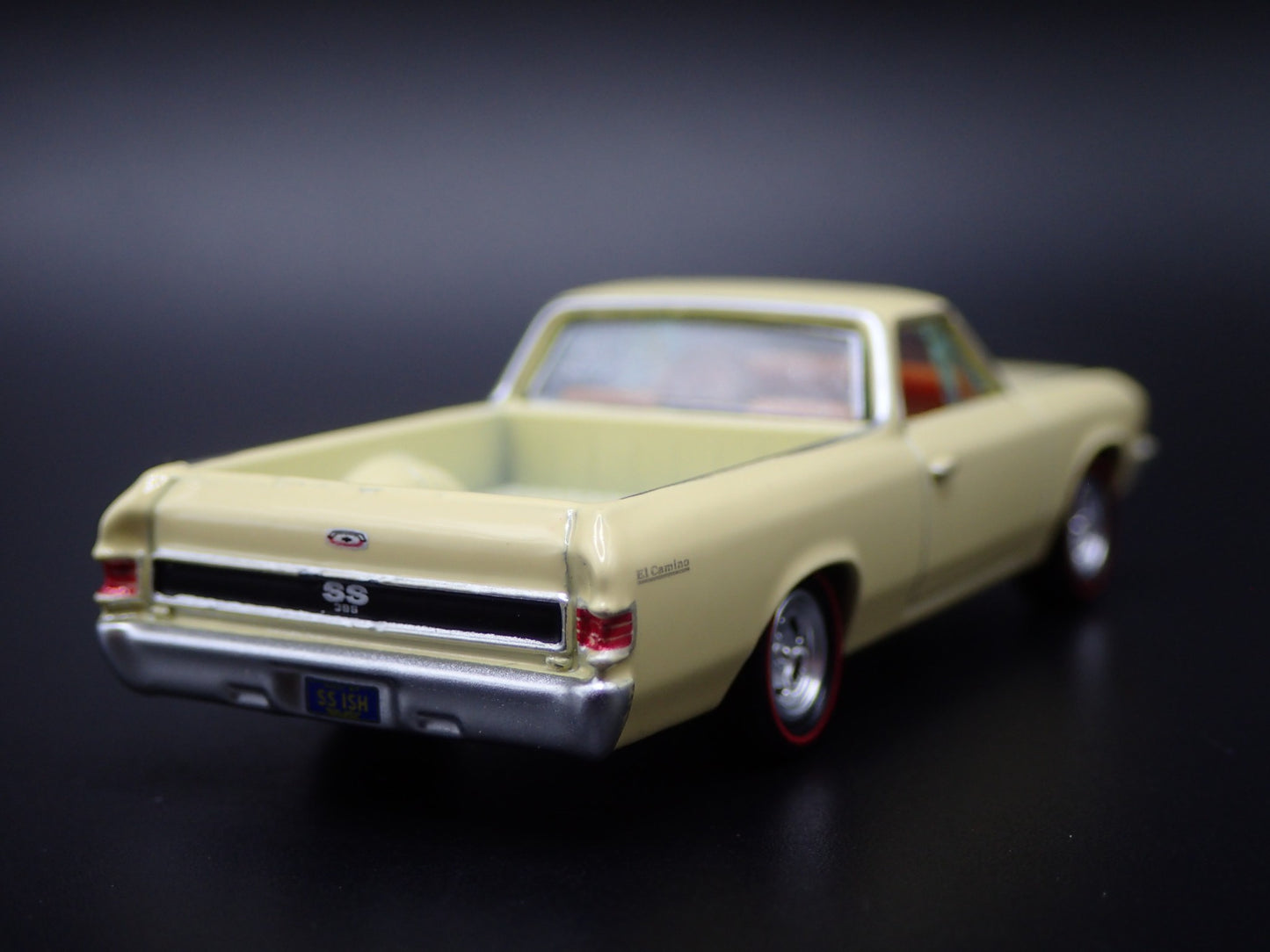 1967 67 CHEVY CHEVROLET EL CAMINO SS YELLOW 1:64 SCALE DIORAMA DIECAST MODEL CAR