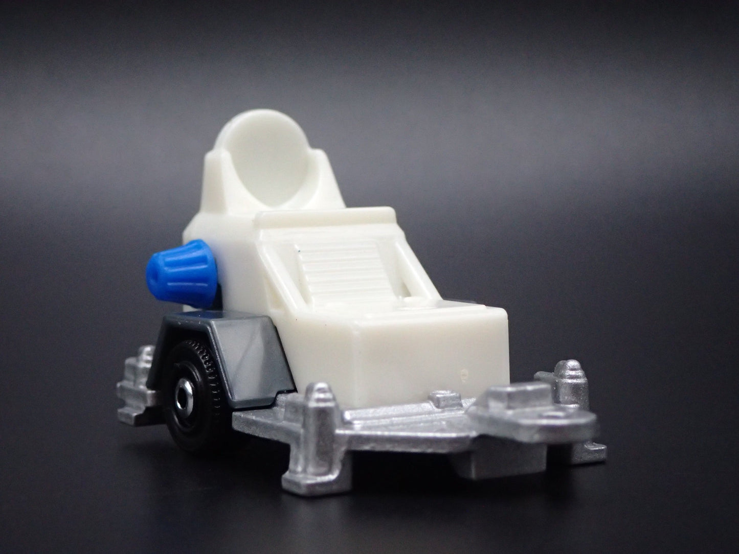 POLICE ZONE SPEED LIMIT SIGN HITCH WHITE 1:64 MB SCALE DIORAMA DIECAST MODEL CAR