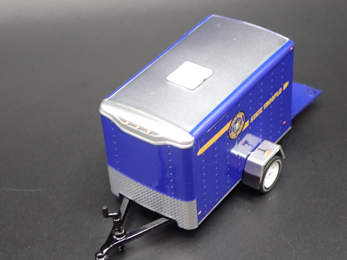 NEW YORK STATE TROOPER POLICE SMALL CARGO TRAILER 1:64 SCALE DIORAMA MODEL CAR