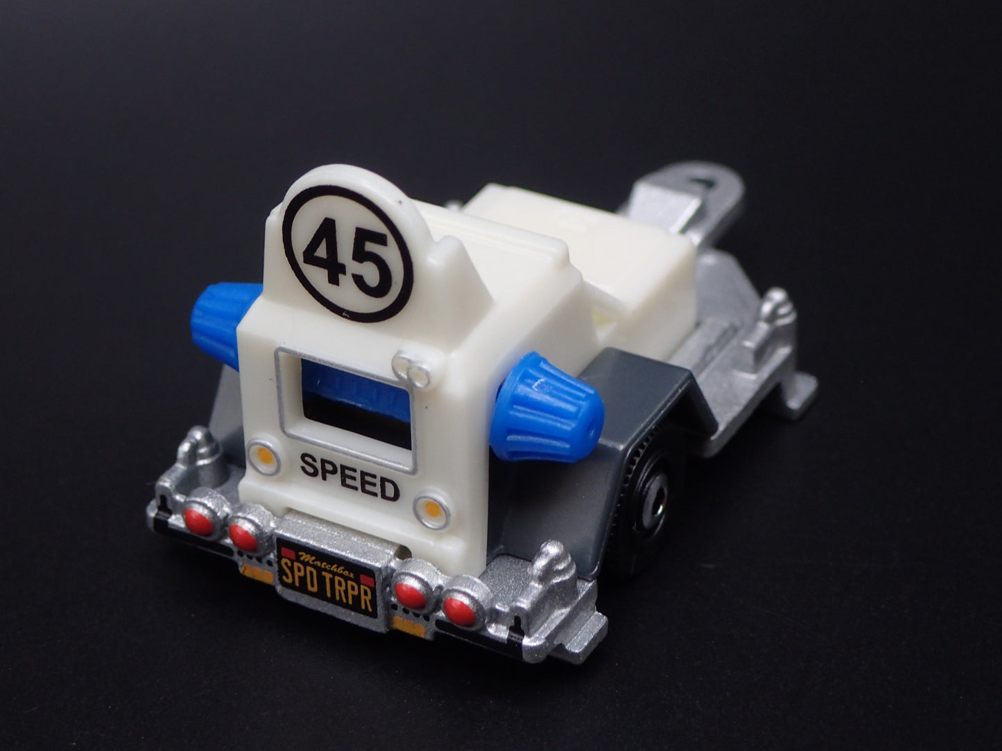 POLICE ZONE SPEED LIMIT SIGN HITCH WHITE 1:64 MB SCALE DIORAMA DIECAST MODEL CAR