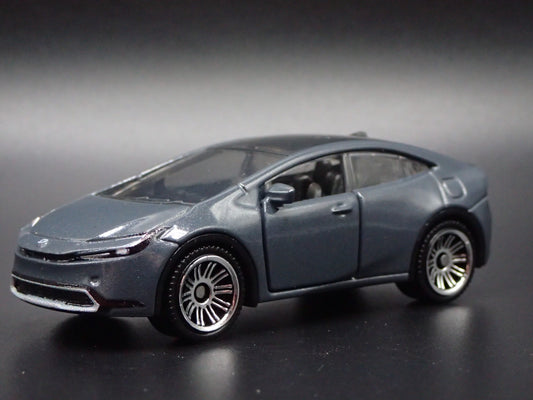 2023-2025 TOYOTA PRIUS PRIME 1/64 SCALE COLLECTIBLE DIORAMA DIECAST MODEL CAR
