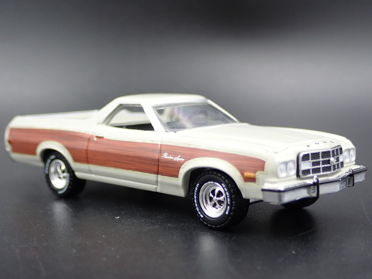 1973 73 FORD RANCHERO SQUIRE PICKUP TRUCK W/ HITCH 1:64 SCALE DIECAST MODEL CAR