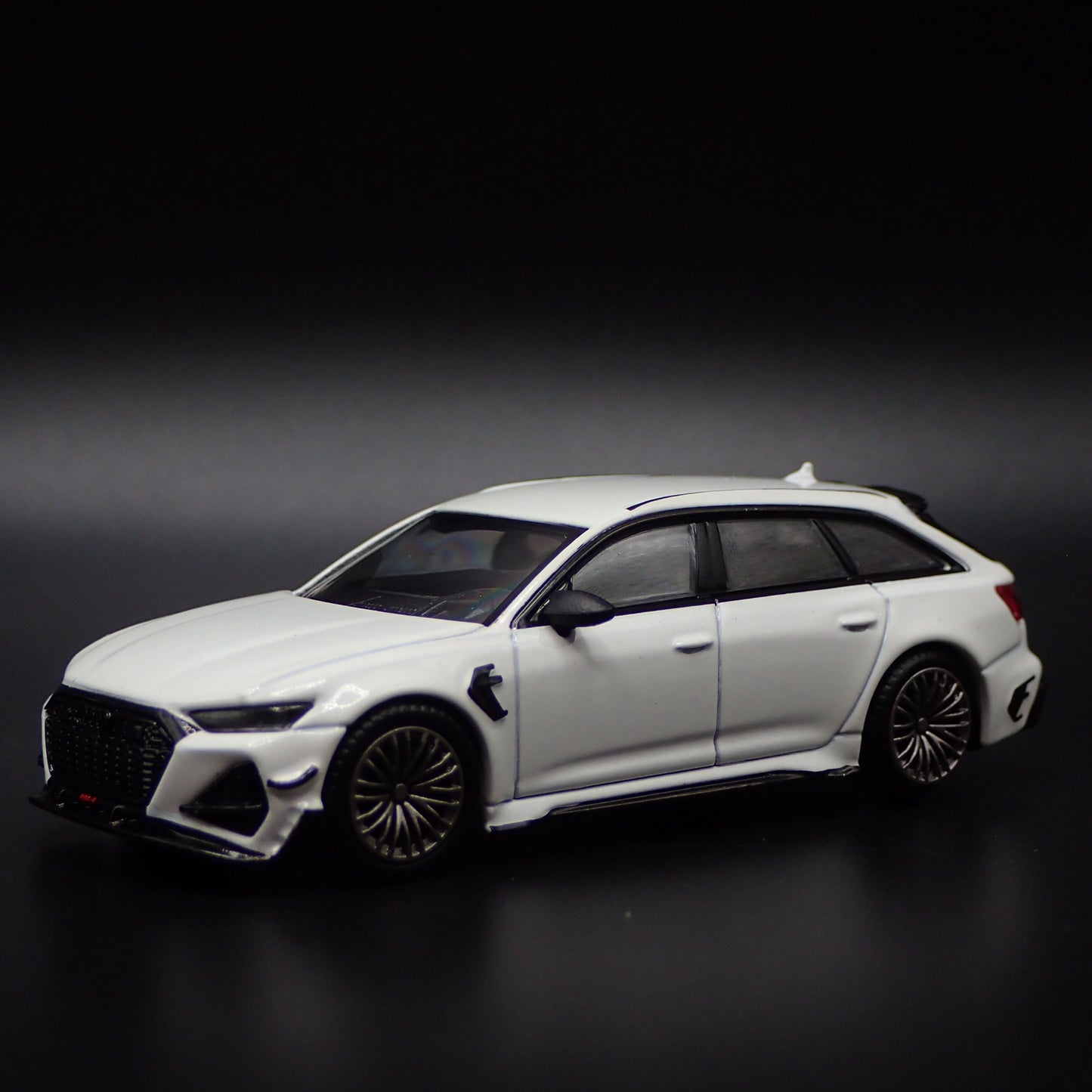 2019-2024 AUDI AVANT RS6-R STATION WAGON 1/64 SCALE DIORAMA DIECAST MODEL CAR