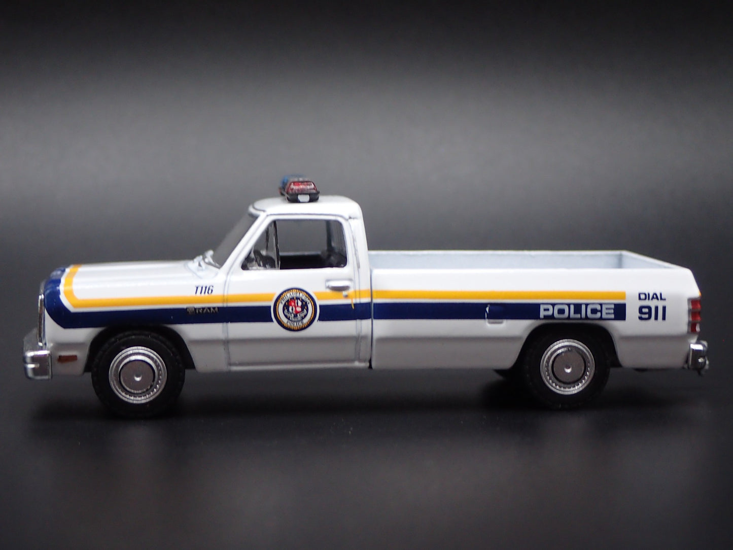 1990 90 DODGE RAM D250 PHILADELPHIA PA POLICE TRUCK 1:64 SCALE DIECAST MODEL CAR
