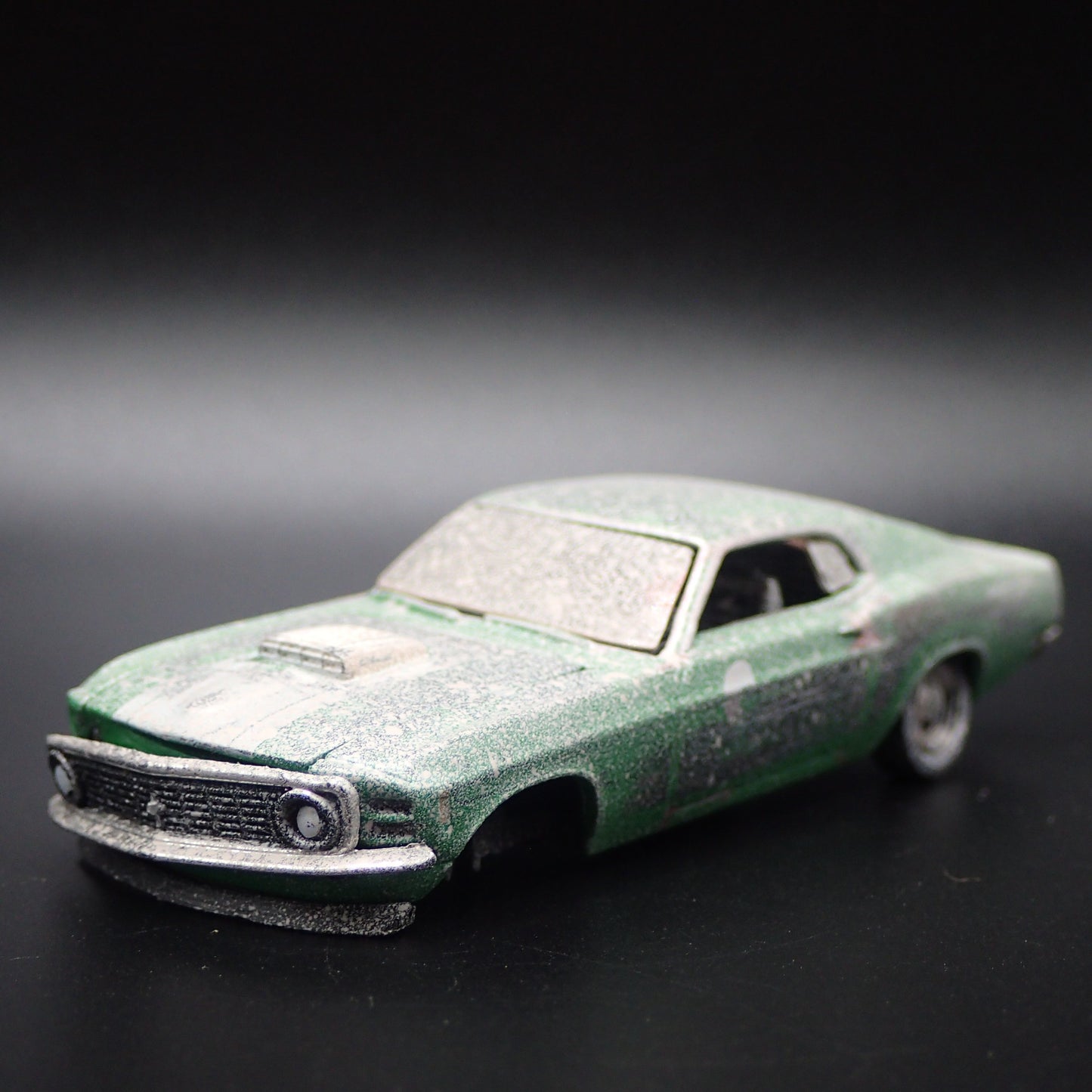 1970 FORD MUSTANG 428 SCJ FASTBACK SPRITE BARN FIND 1:64 SCALE DIECAST MODEL CAR