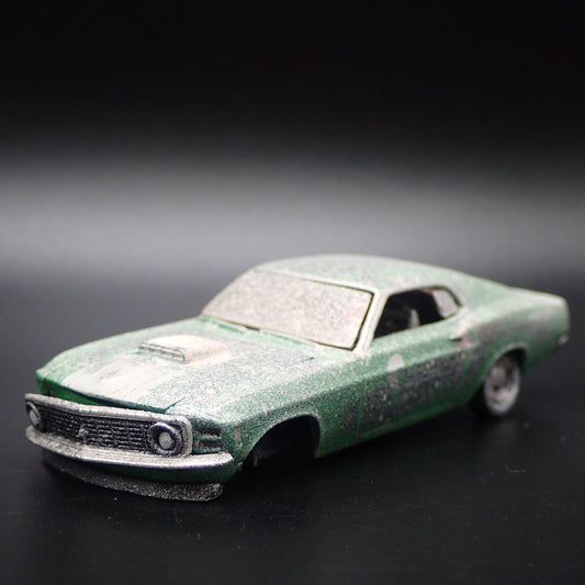 1970 FORD MUSTANG 428 SCJ FASTBACK SPRITE BARN FIND 1:64 SCALE DIECAST MODEL CAR