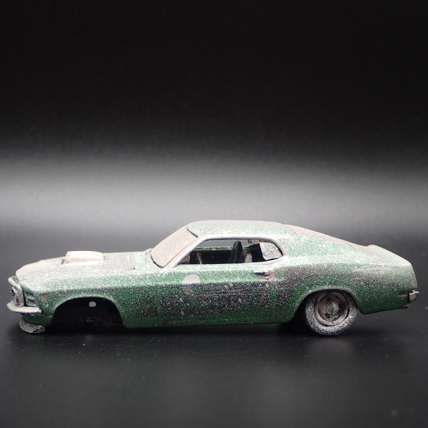 1970 FORD MUSTANG 428 SCJ FASTBACK SPRITE BARN FIND 1:64 SCALE DIECAST MODEL CAR