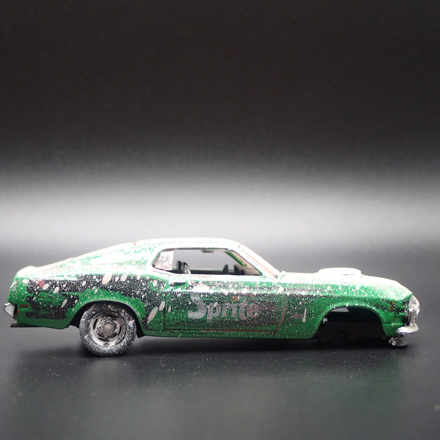 1970 FORD MUSTANG 428 SCJ FASTBACK SPRITE BARN FIND 1:64 SCALE DIECAST MODEL CAR