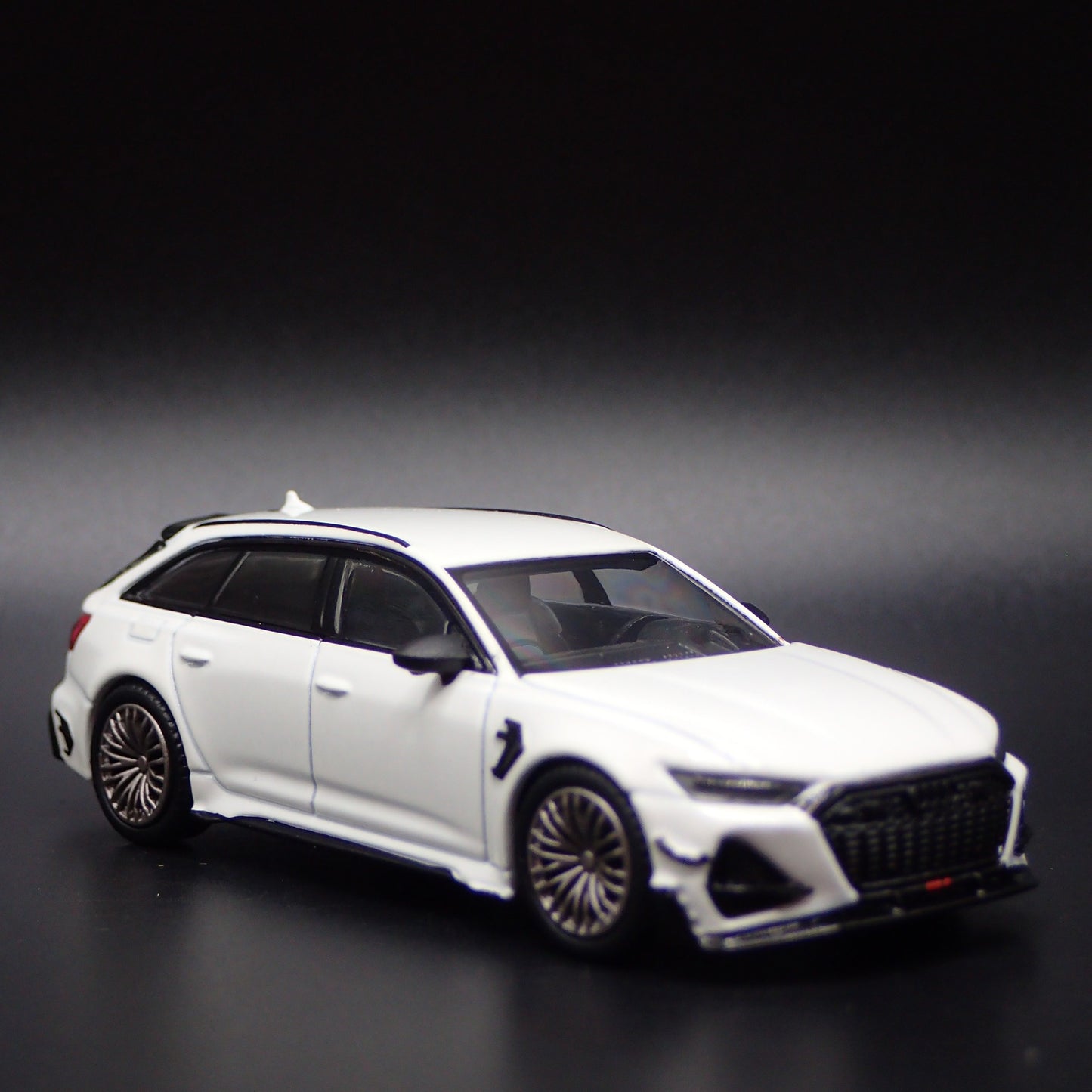 2019-2024 AUDI AVANT RS6-R STATION WAGON 1/64 SCALE DIORAMA DIECAST MODEL CAR