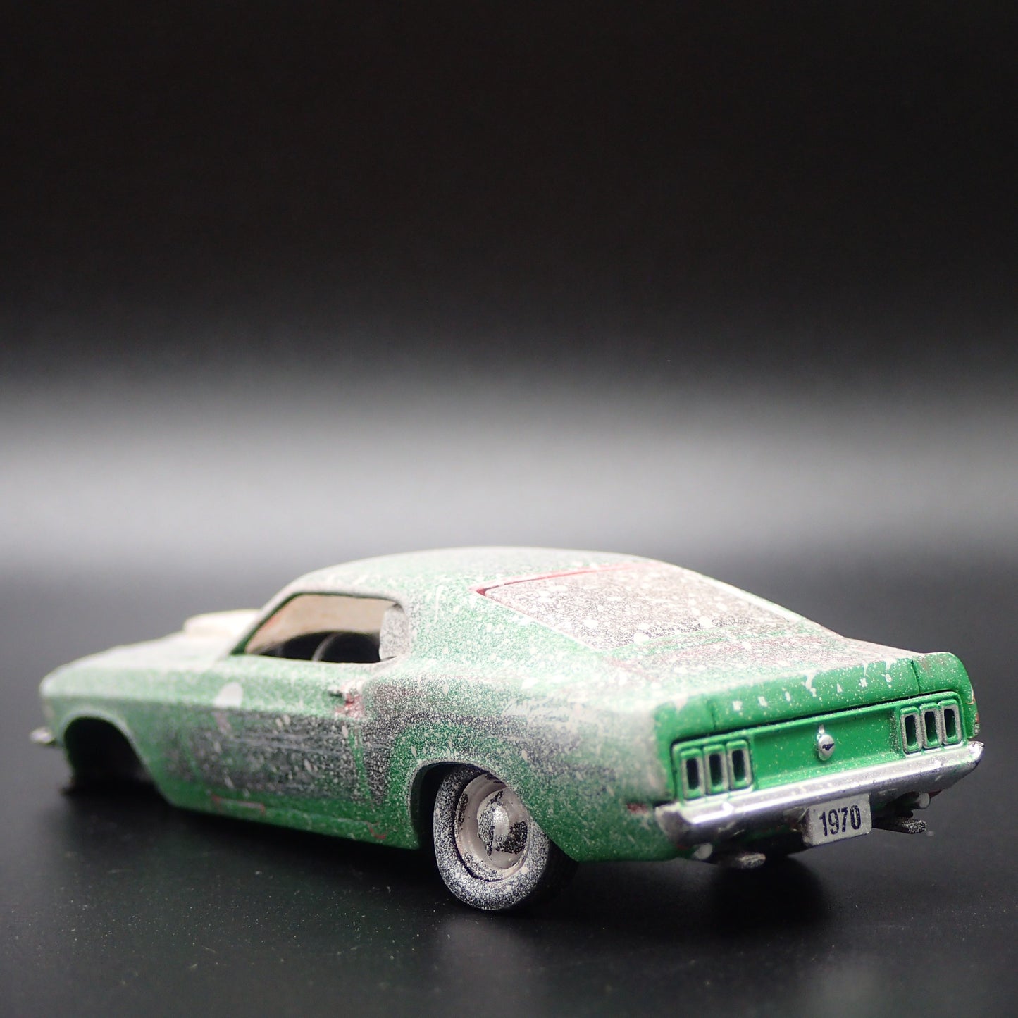 1970 FORD MUSTANG 428 SCJ FASTBACK SPRITE BARN FIND 1:64 SCALE DIECAST MODEL CAR