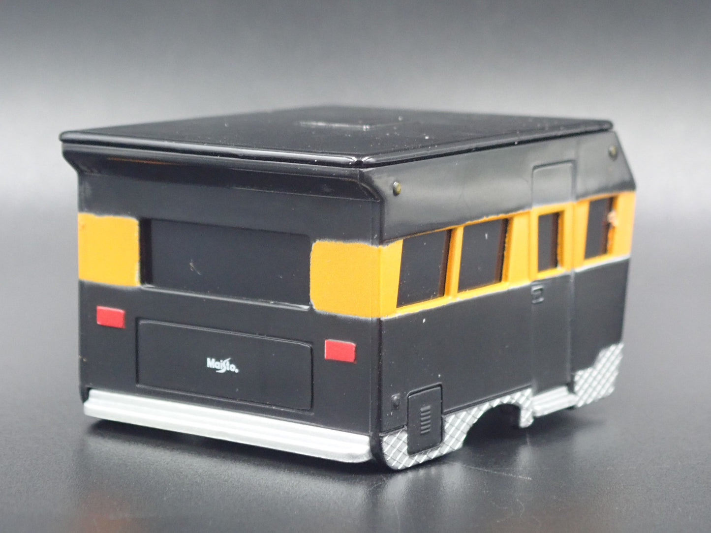 VINTAGE ALAMEDA TRAVEL TRAILER W/ HITCH RARE 1:64 SCALE COLLECTIBLE MODEL CAMPER