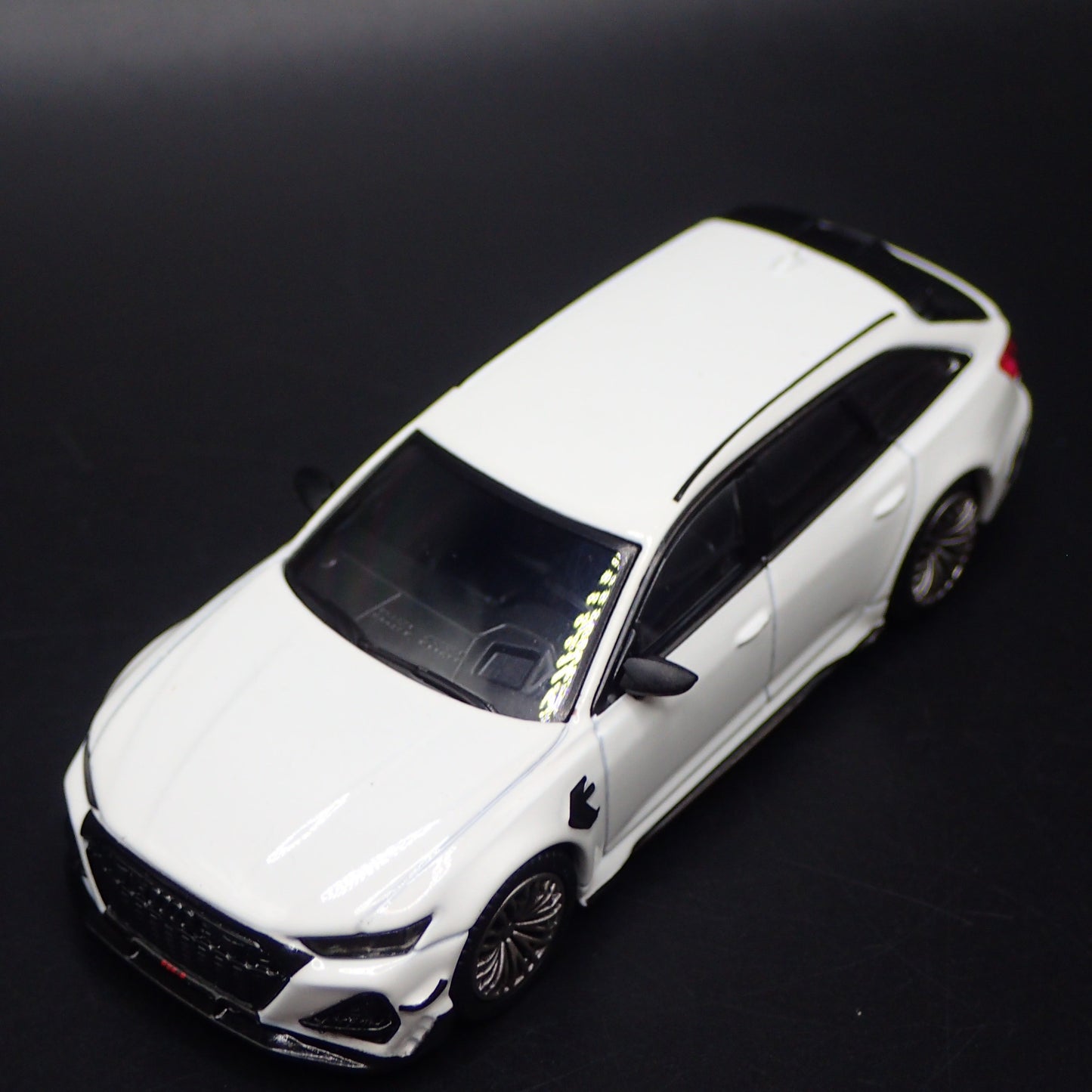 2019-2024 AUDI AVANT RS6-R STATION WAGON 1/64 SCALE DIORAMA DIECAST MODEL CAR