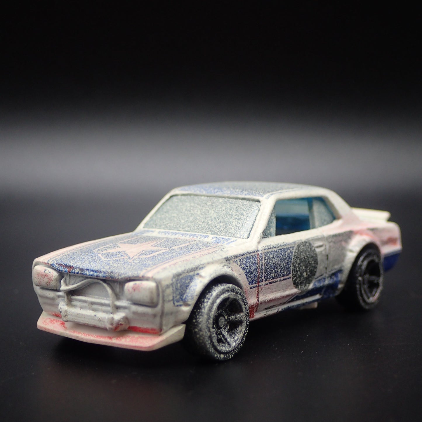 1968-1972 NISSAN SKYLINE 2000 GTX BARN FIND 1:64 SCALE DIORAMA DIECAST MODEL CAR