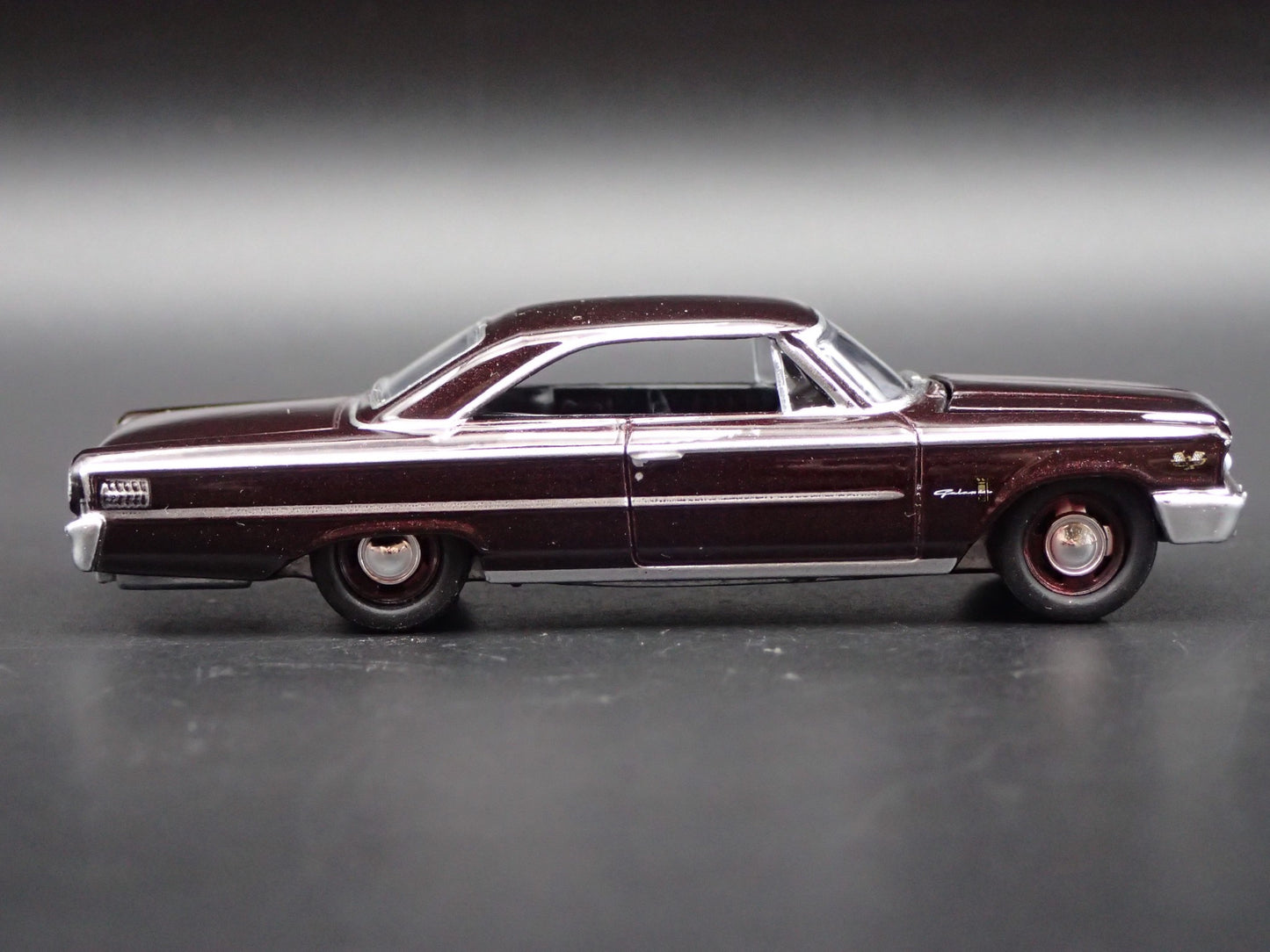 1963 63 FORD GALAXIE 500 RARE 1/64 SCALE COLLECTIBLE DIORAMA DIECAST MODEL CAR