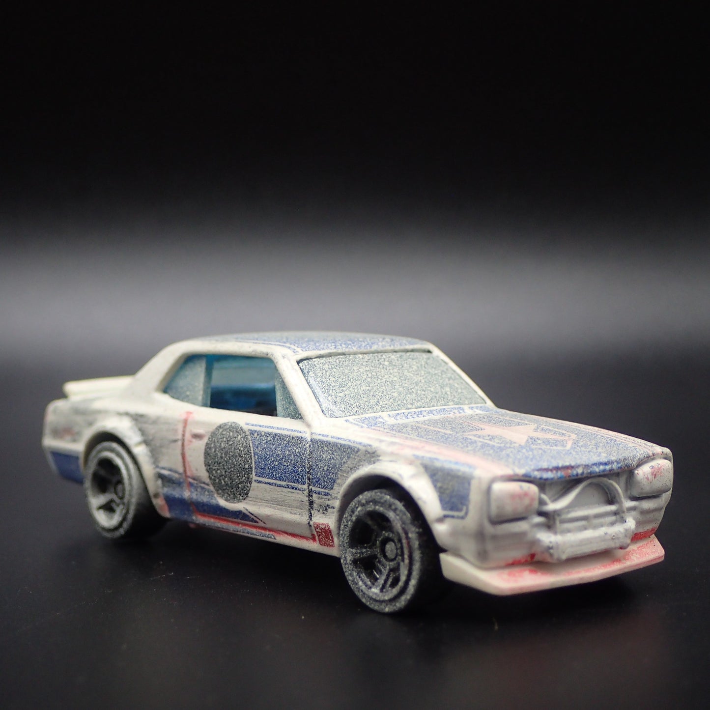 1968-1972 NISSAN SKYLINE 2000 GTX BARN FIND 1:64 SCALE DIORAMA DIECAST MODEL CAR