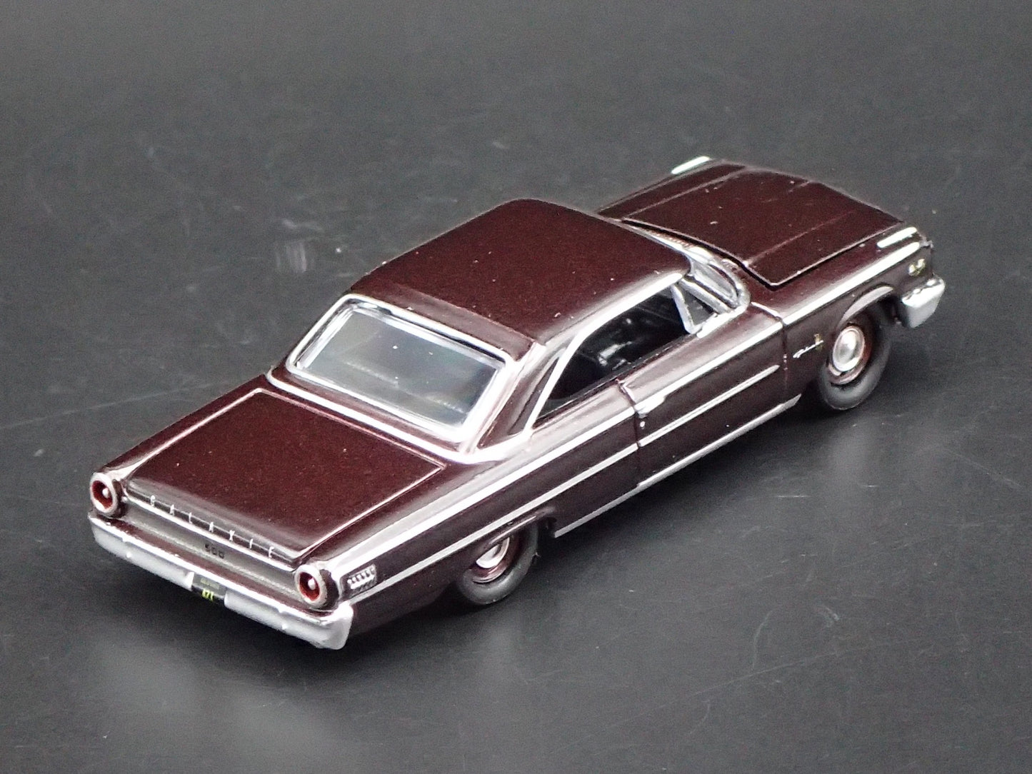 1963 63 FORD GALAXIE 500 RARE 1/64 SCALE COLLECTIBLE DIORAMA DIECAST MODEL CAR